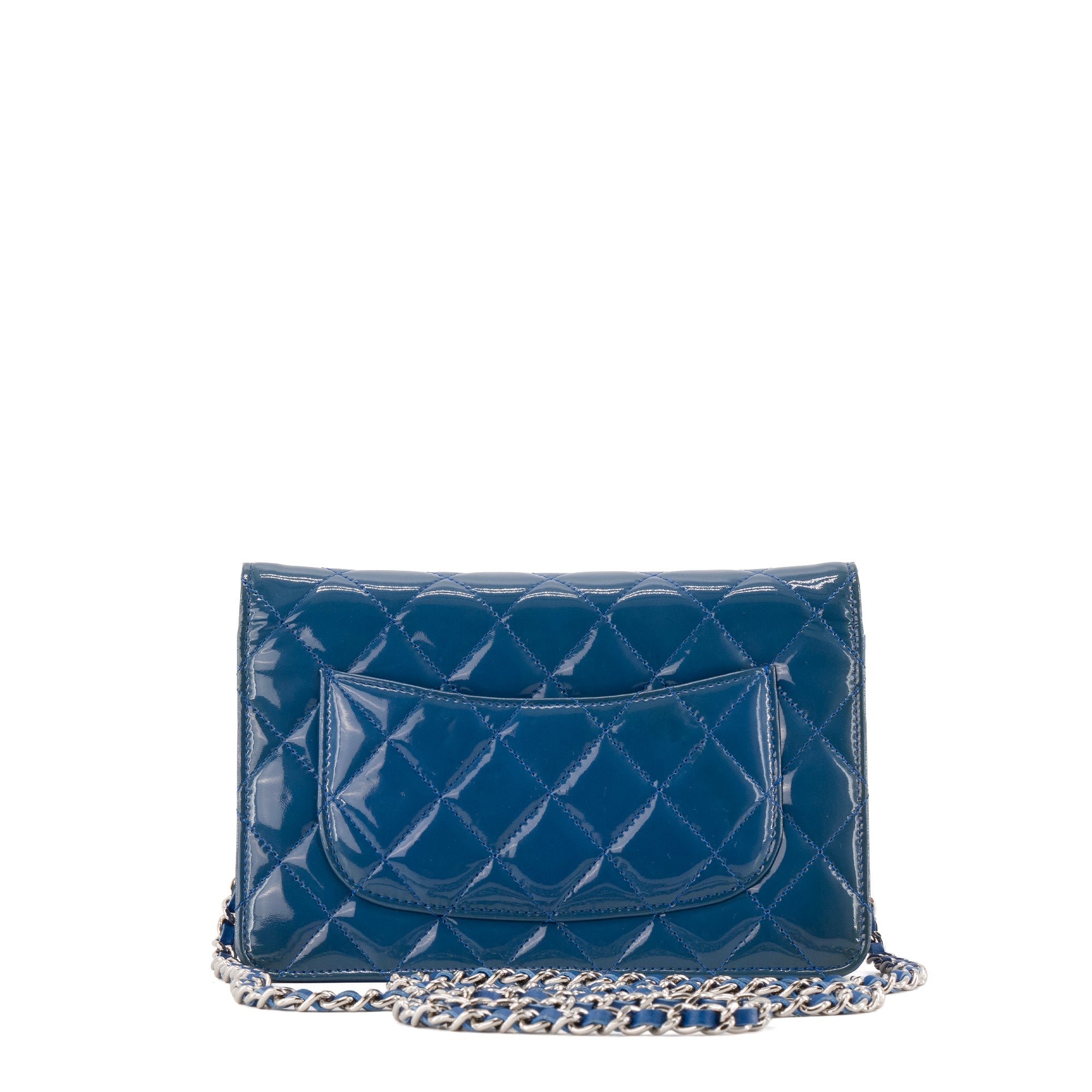 CHANEL - Sac à bandoulière Wallet on Chain Classique/Timeless Chanel en cuir verni bleu