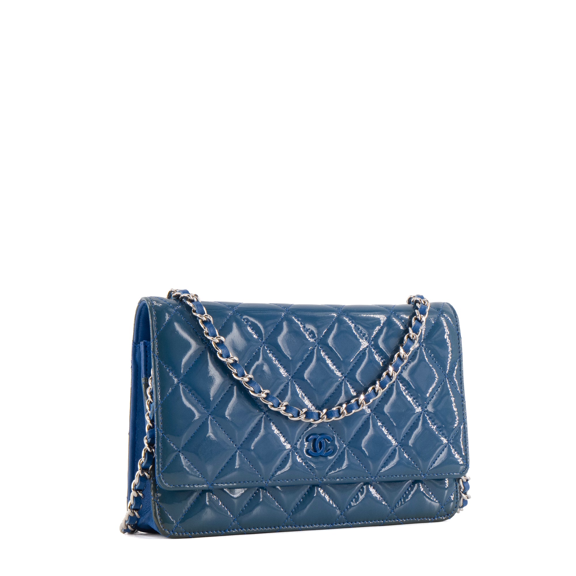 CHANEL - Sac à bandoulière Wallet on Chain Classique/Timeless Chanel en cuir verni bleu