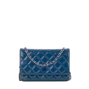 CHANEL - Sac à bandoulière Wallet on Chain Classique/Timeless Chanel en cuir verni bleu