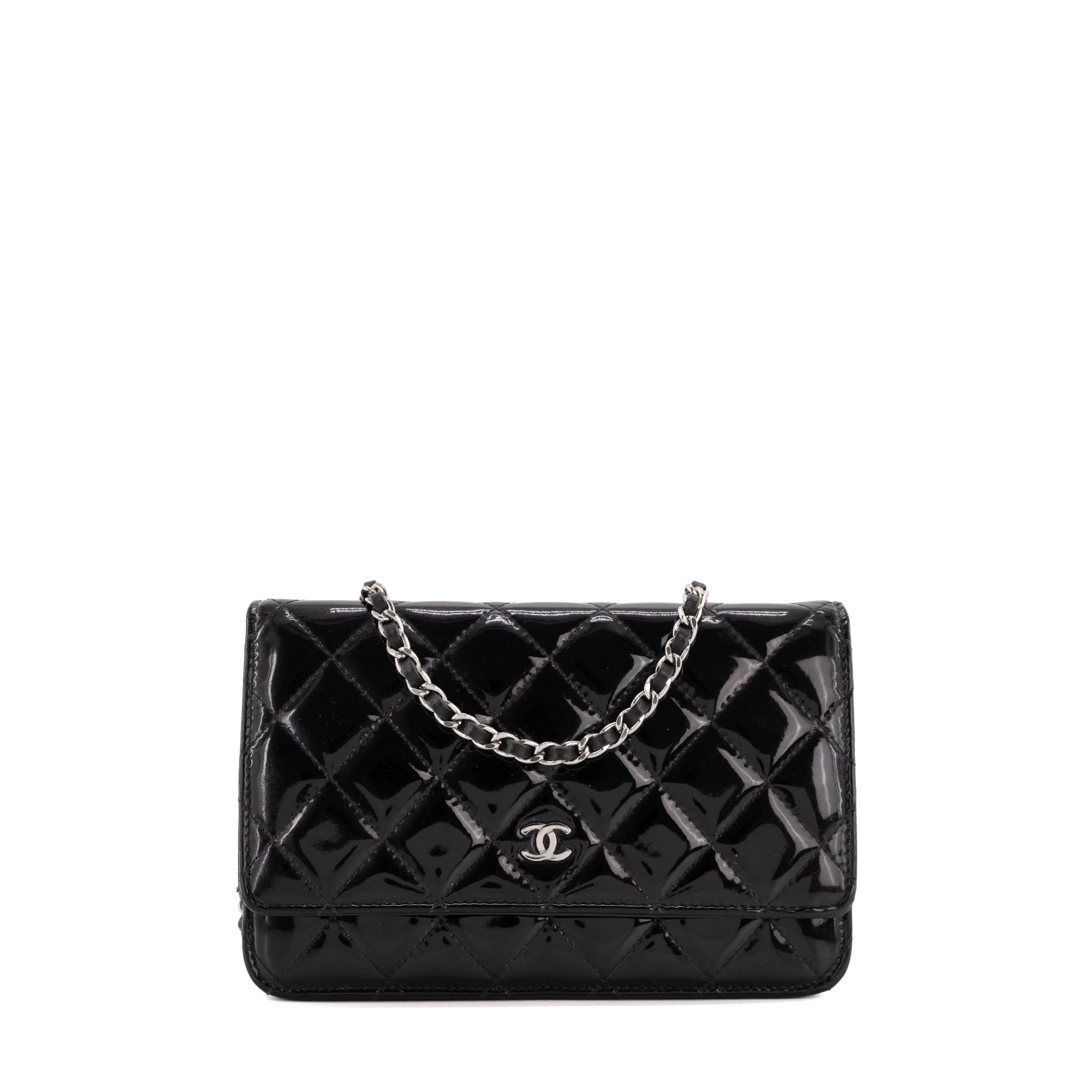 CHANEL - Sac à bandoulière Wallet On Chain Classique/Timeless Chanel en cuir verni noir