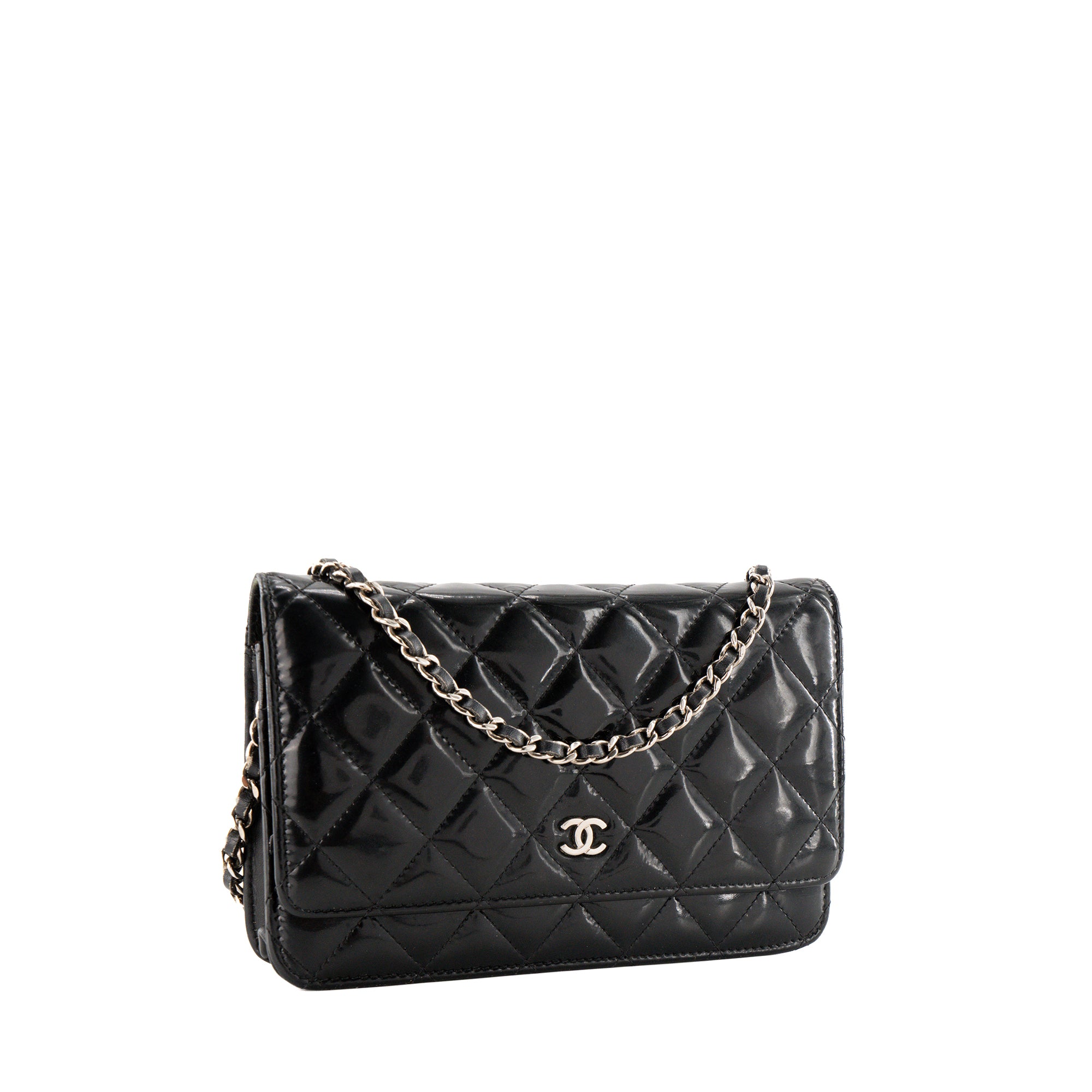 CHANEL - Sac à bandoulière Wallet On Chain Classique/Timeless Chanel en cuir verni noir