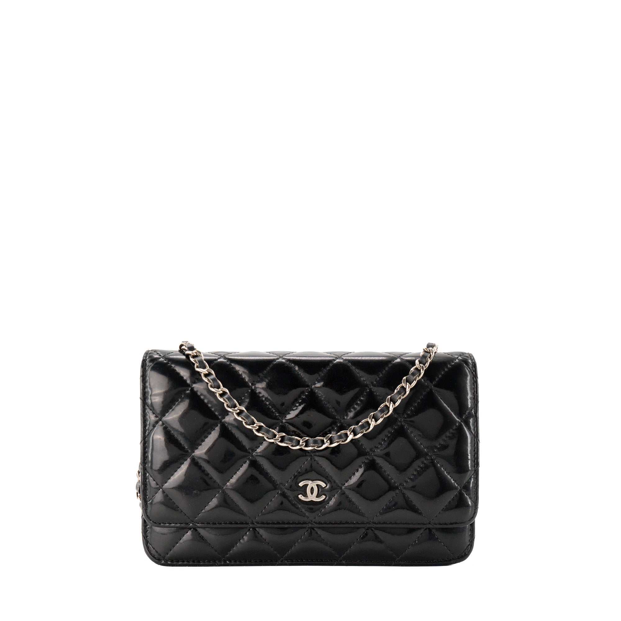 CHANEL - Sac à bandoulière Wallet On Chain Classique/Timeless Chanel en cuir verni noir