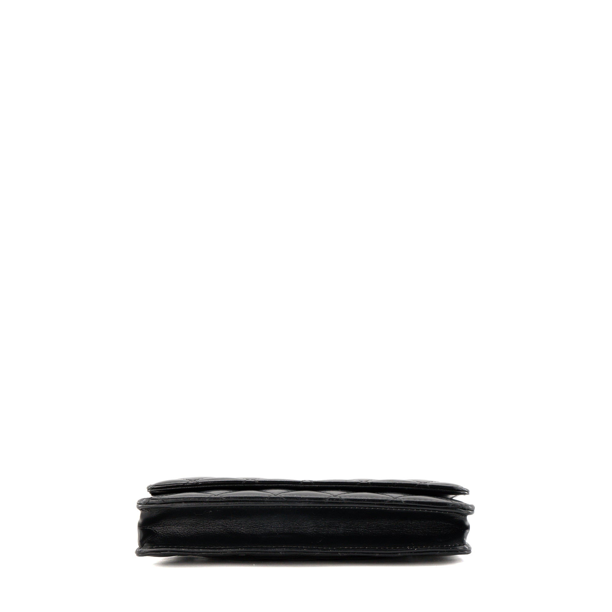 CHANEL - Sac à bandoulière Wallet On Chain Classique/Timeless Chanel en cuir verni noir