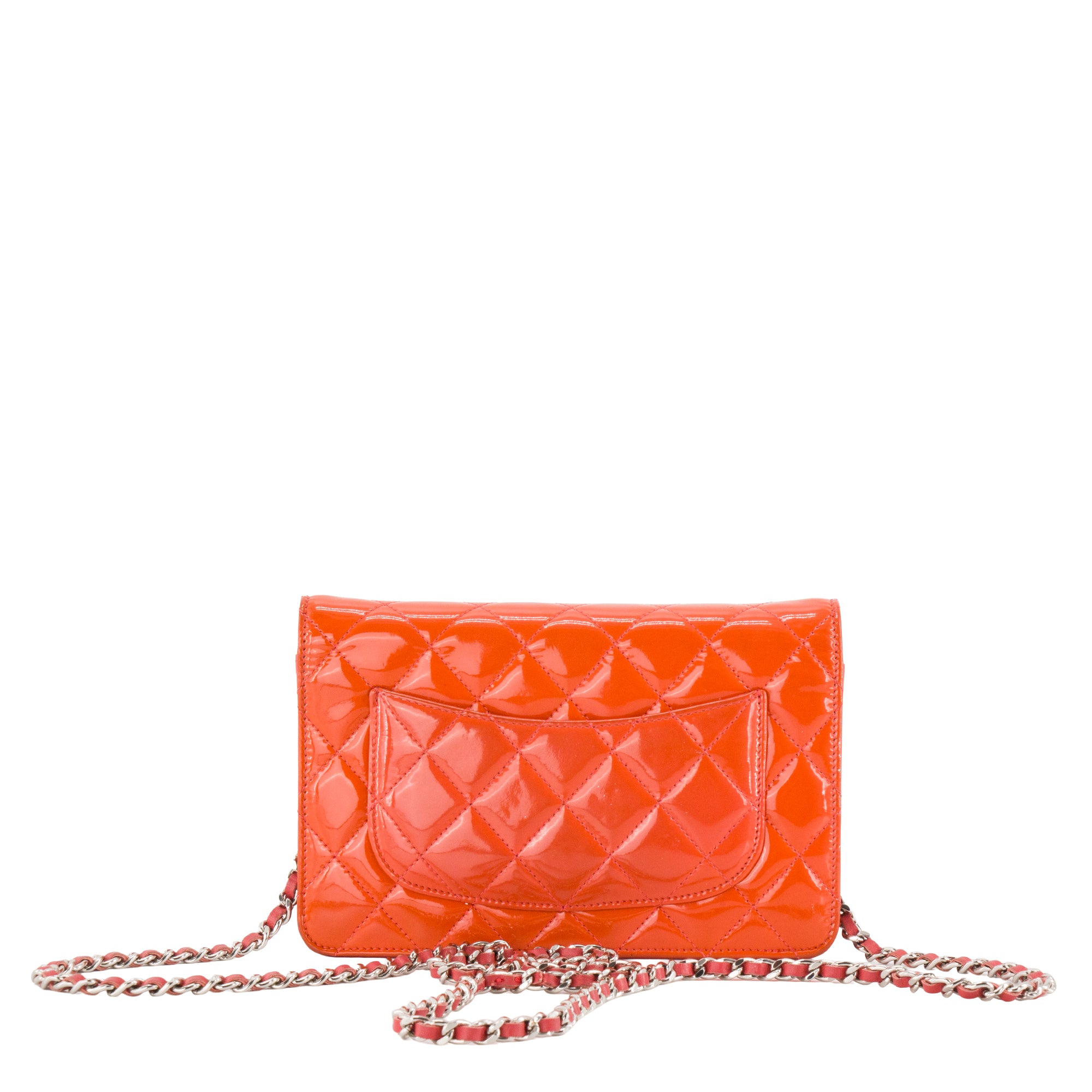 CHANEL - Sac à bandoulière Wallet On Chain Classique/Timeless Chanel en cuir verni orange corail