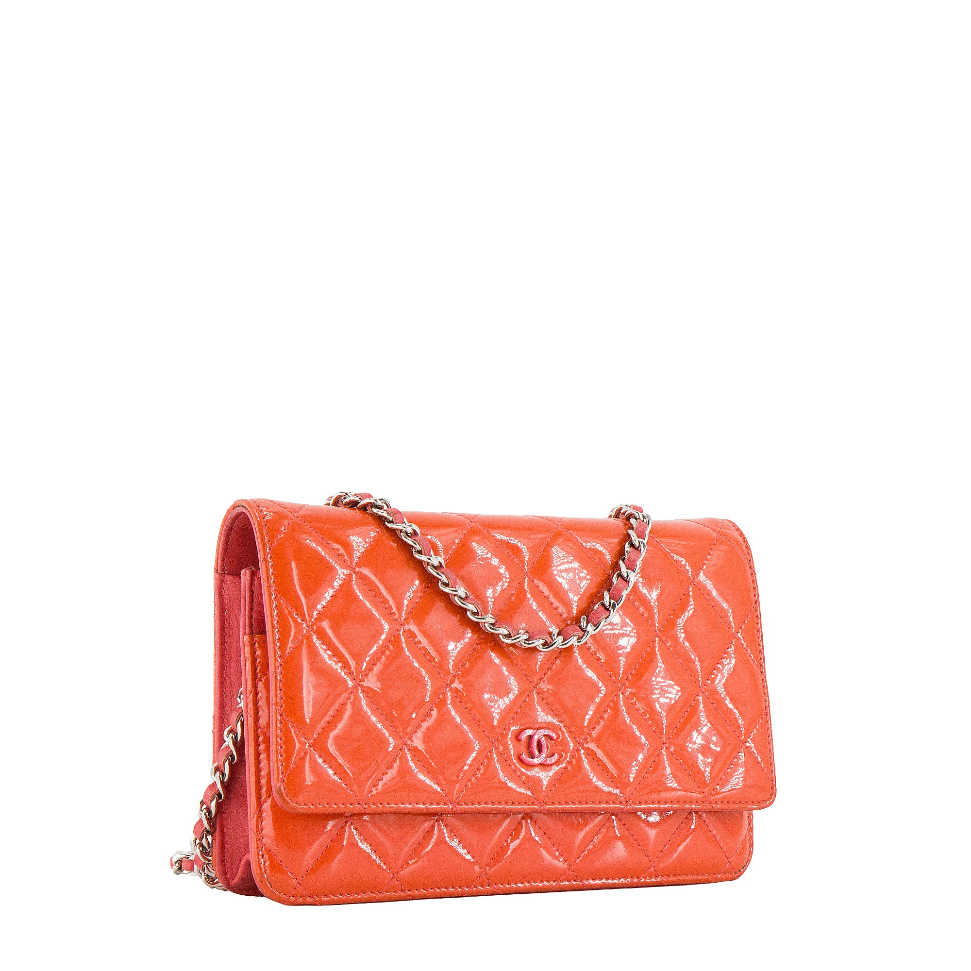 CHANEL - Sac à bandoulière Wallet On Chain Classique/Timeless Chanel en cuir verni orange corail