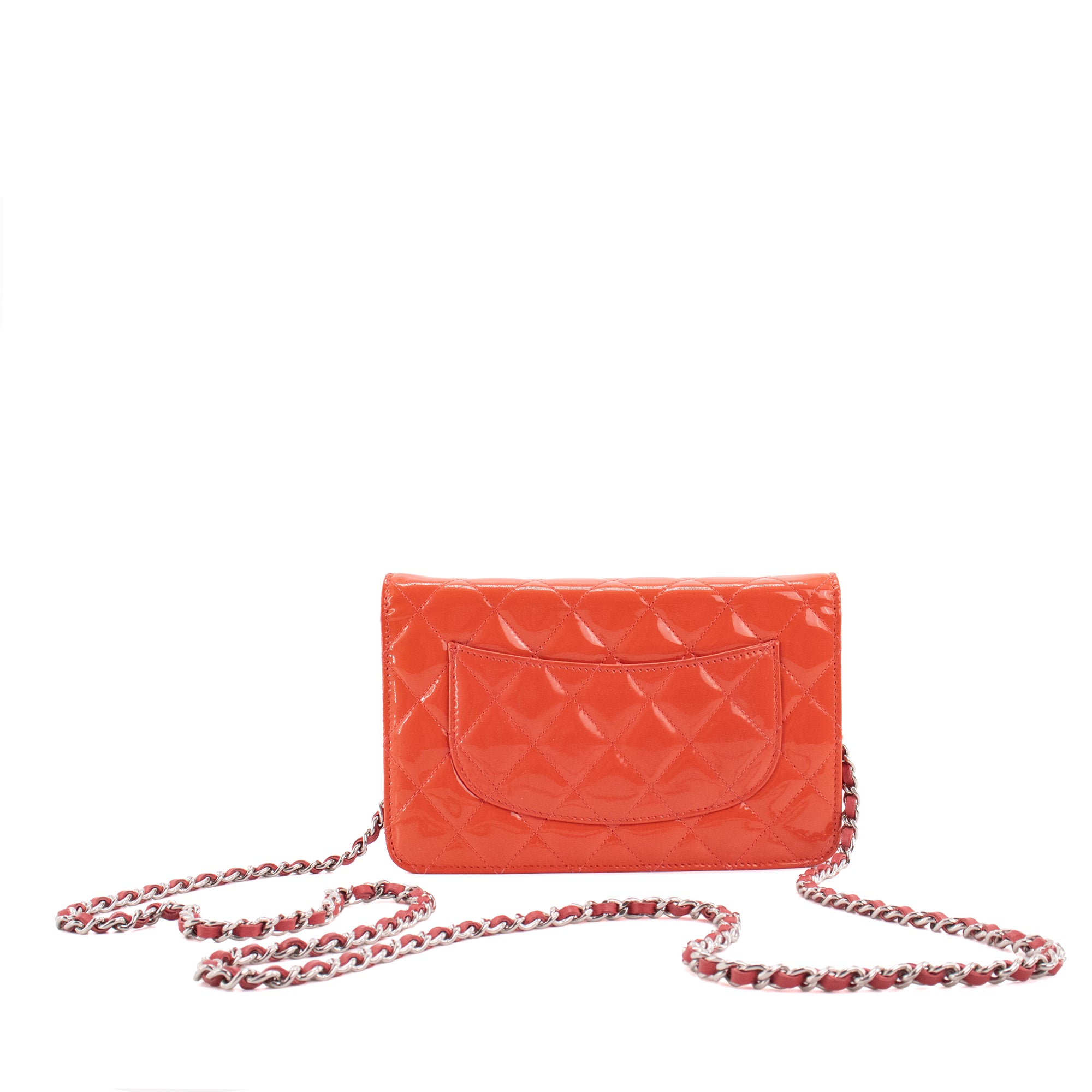 CHANEL - Sac à bandoulière Wallet On Chain Classique/Timeless Chanel en cuir verni orange