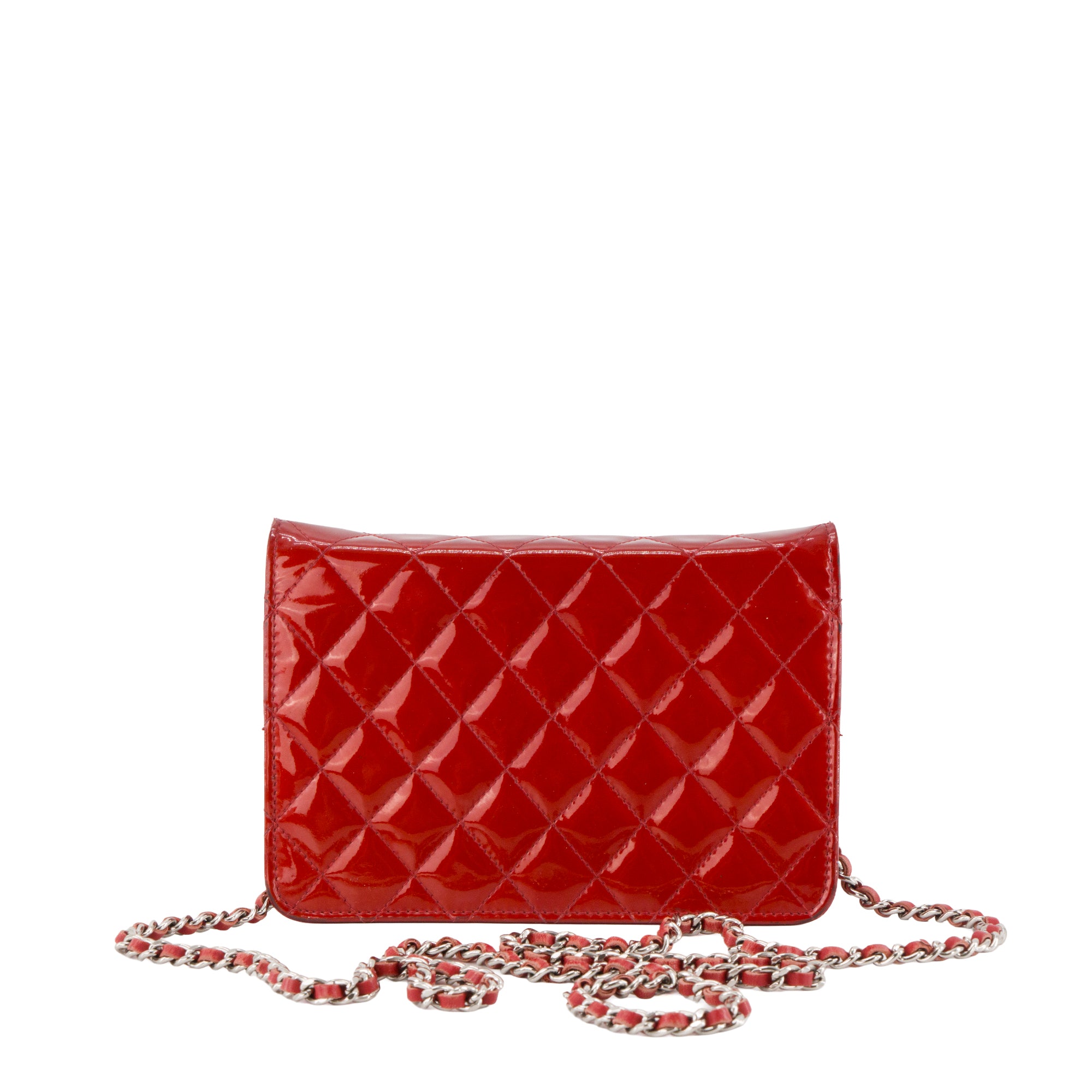 CHANEL - Sac à bandoulière Wallet On Chain Classique/Timeless Chanel en cuir verni rouge édition limitée