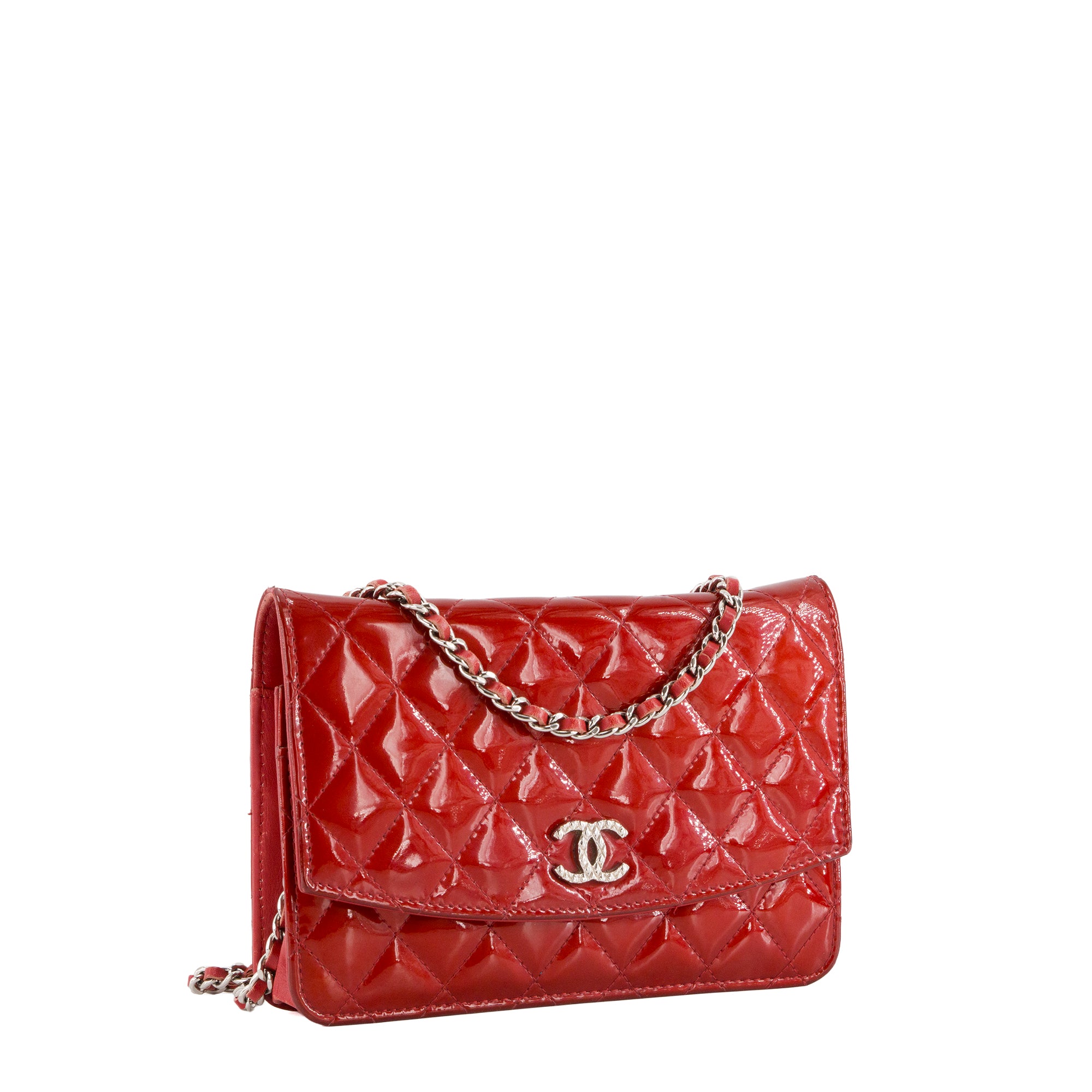CHANEL - Sac à bandoulière Wallet On Chain Classique/Timeless Chanel en cuir verni rouge édition limitée