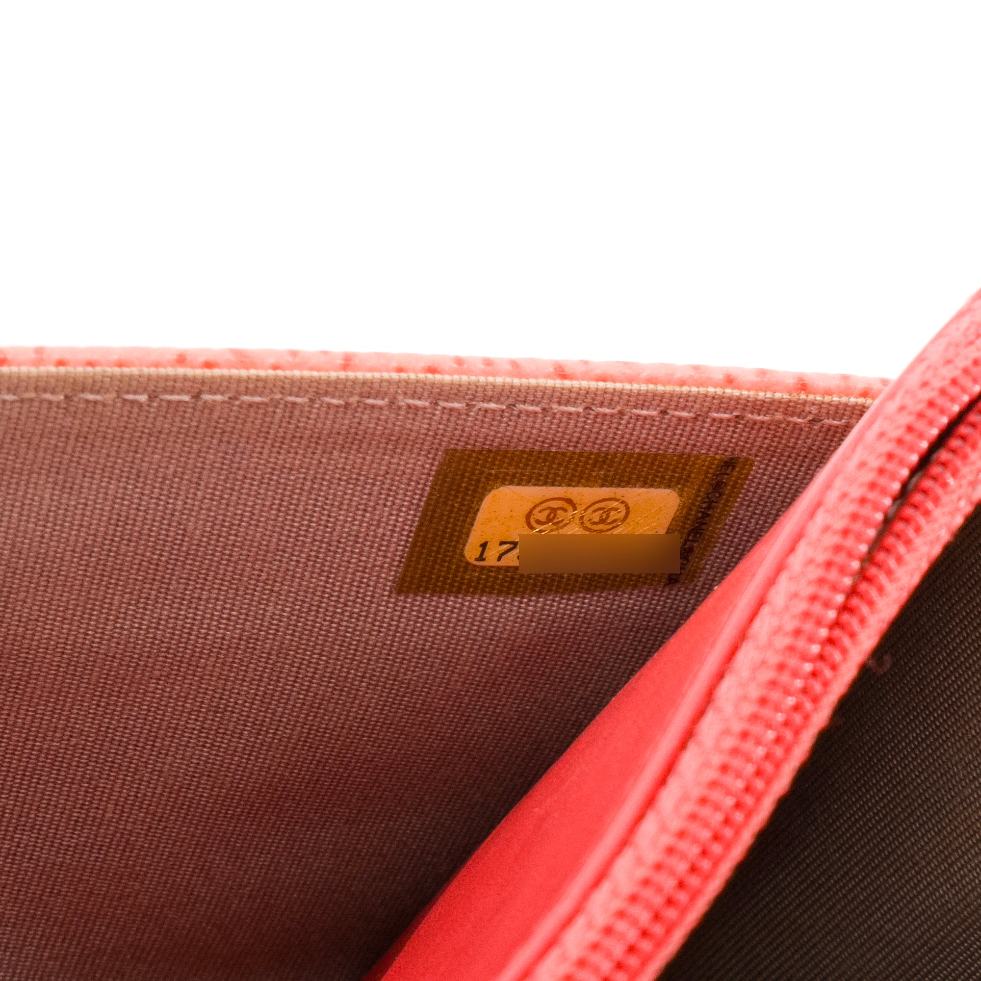 CHANEL - Sac à bandoulière Wallet on Chain Coco Mark Chanel en cuir caviar corail