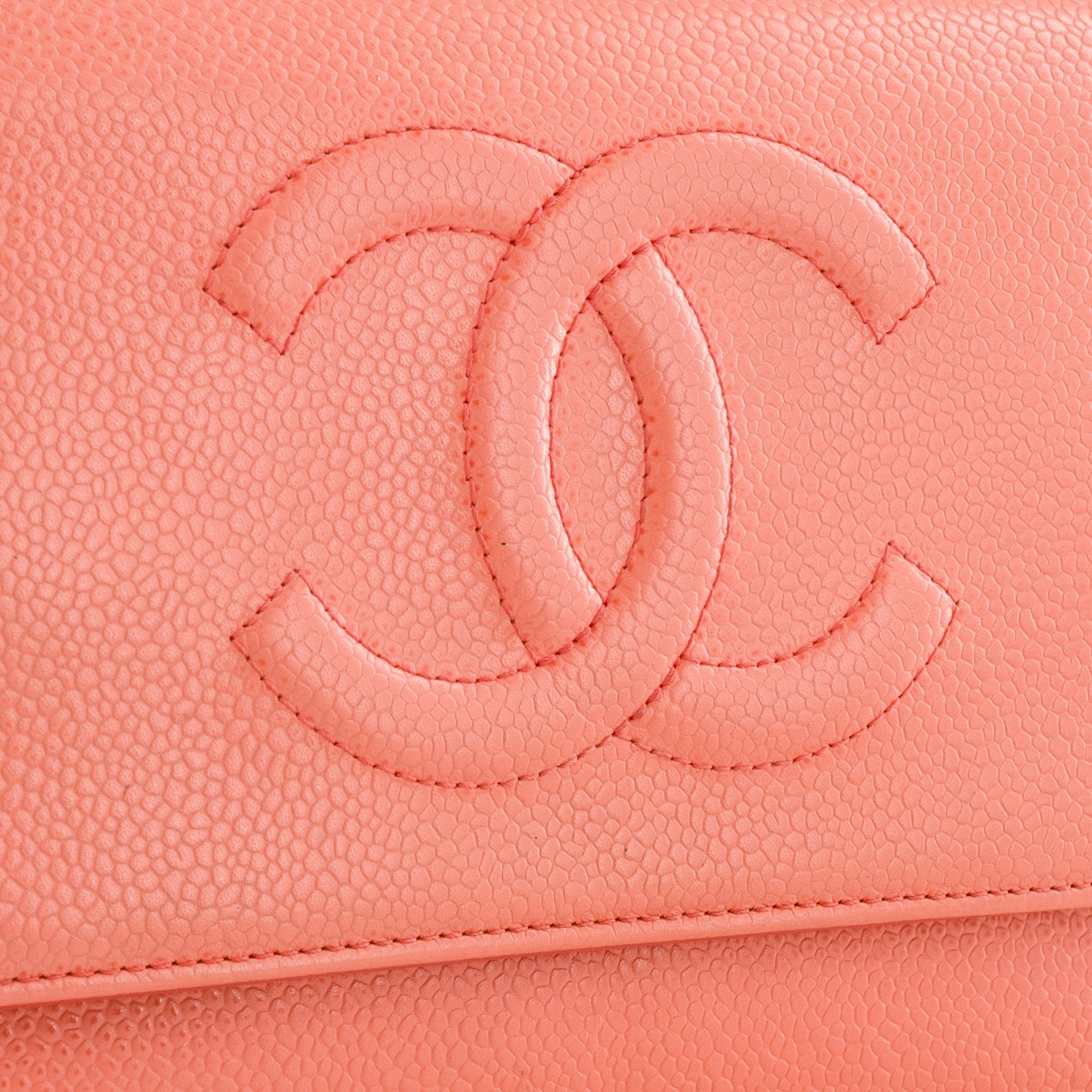 CHANEL - Sac à bandoulière Wallet on Chain Coco Mark Chanel en cuir caviar corail