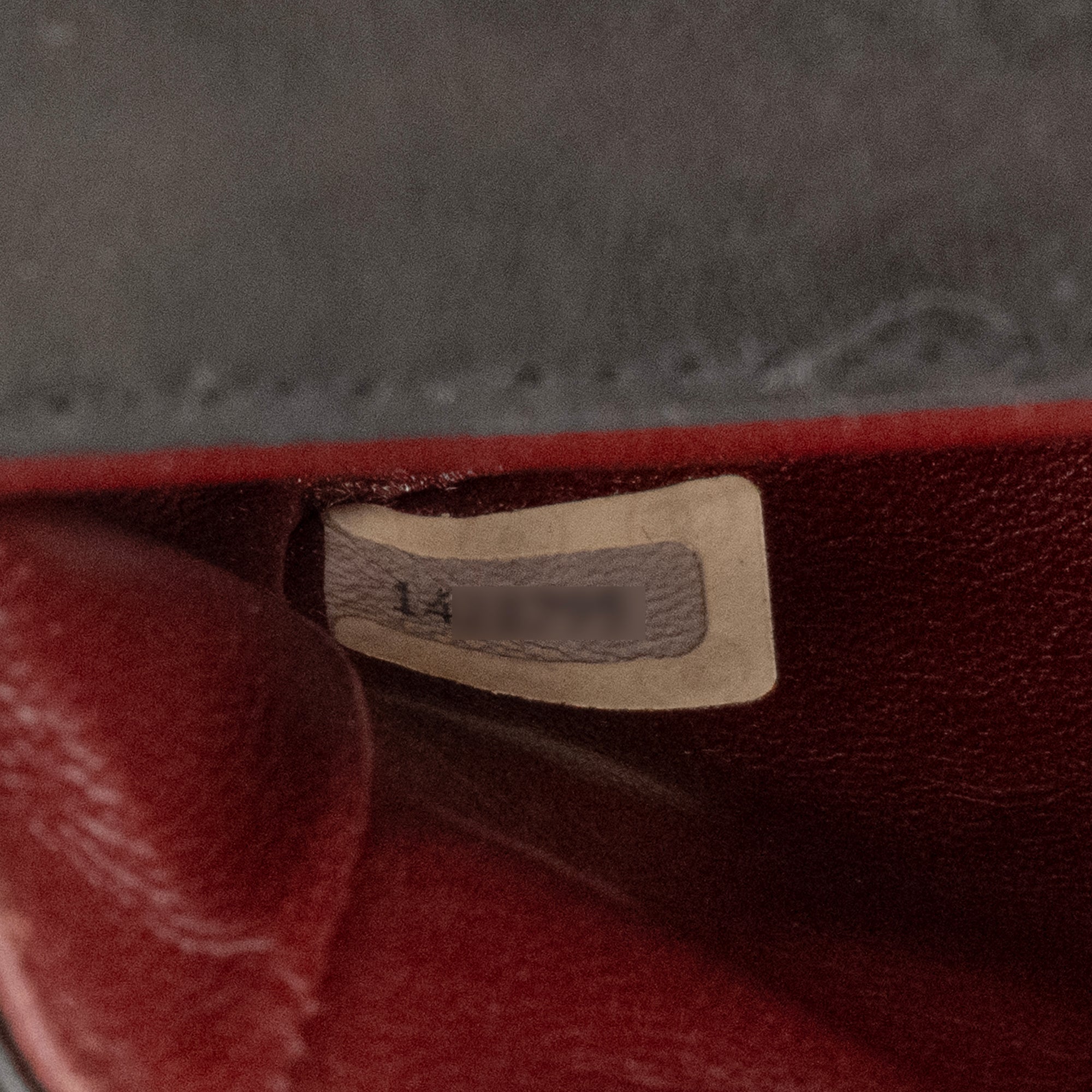 CHANEL - Sac à bandoulière Wallet On Chain mini Chanel en cuir noir vintage