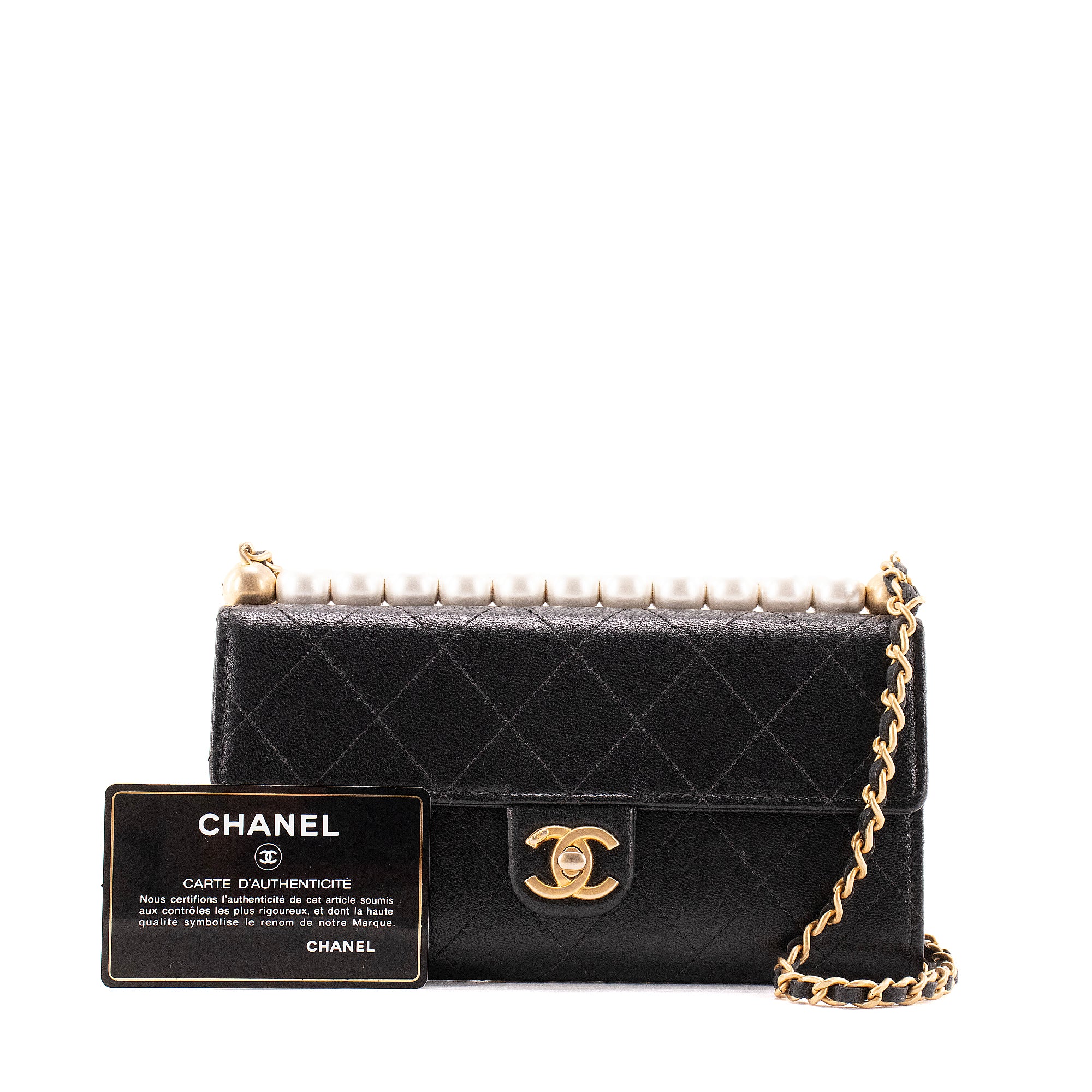 CHANEL - Sac à bandoulière Wallet on Chain Pearl Chanel en cuir lisse noir
