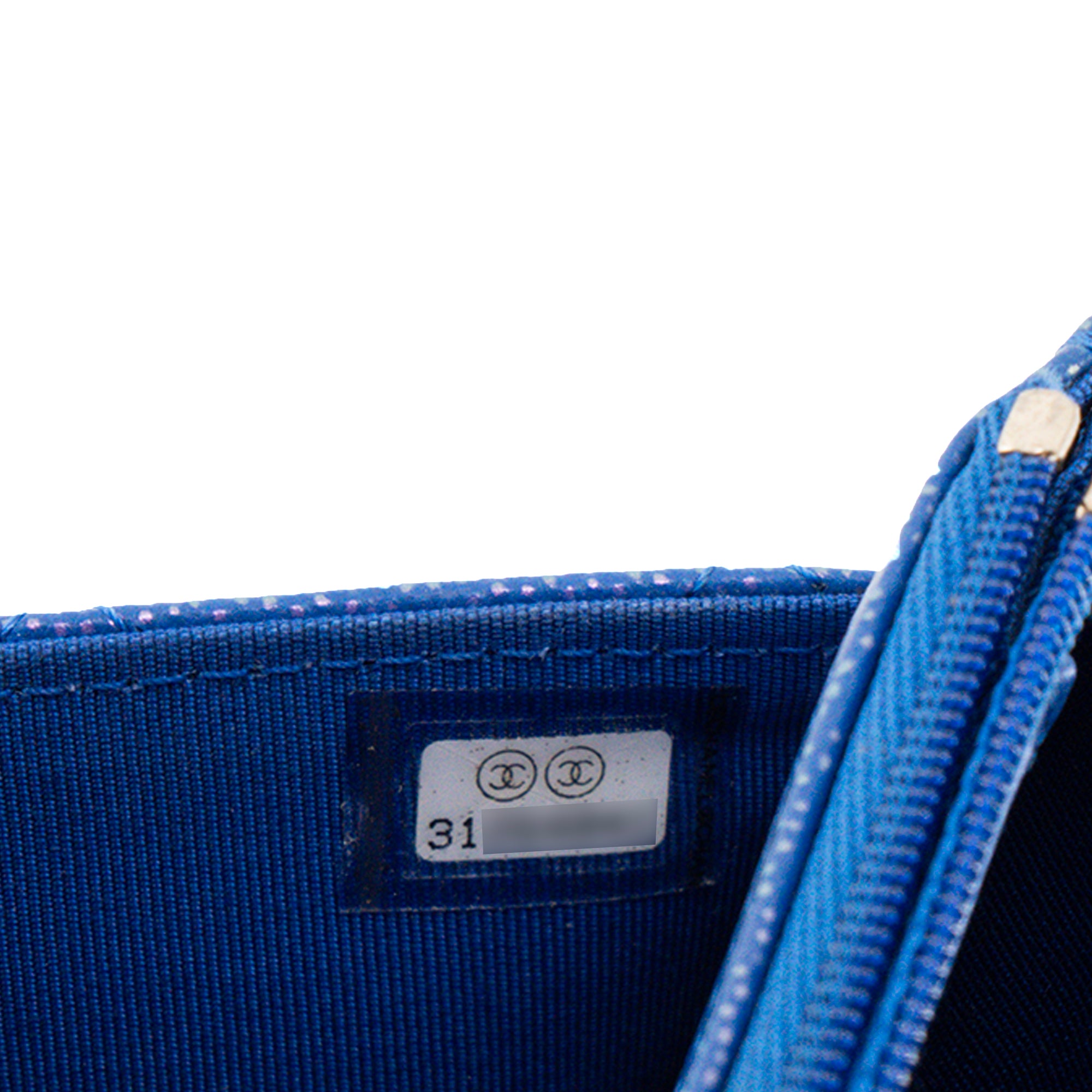 CHANEL - Sac à bandoulière Wallet On Chain Classique/Timeless Chanel en cuir caviar bleu irisé