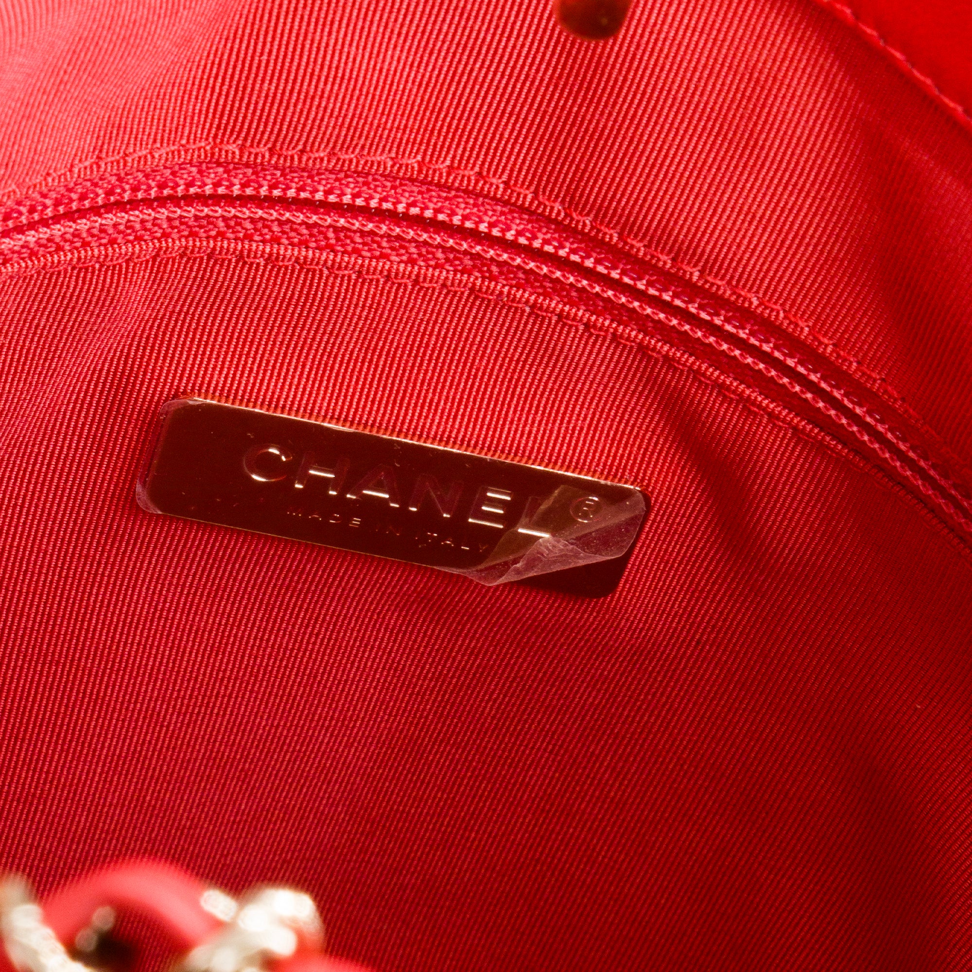 CHANEL - Sac à dos Chanel en cuir lisse rose