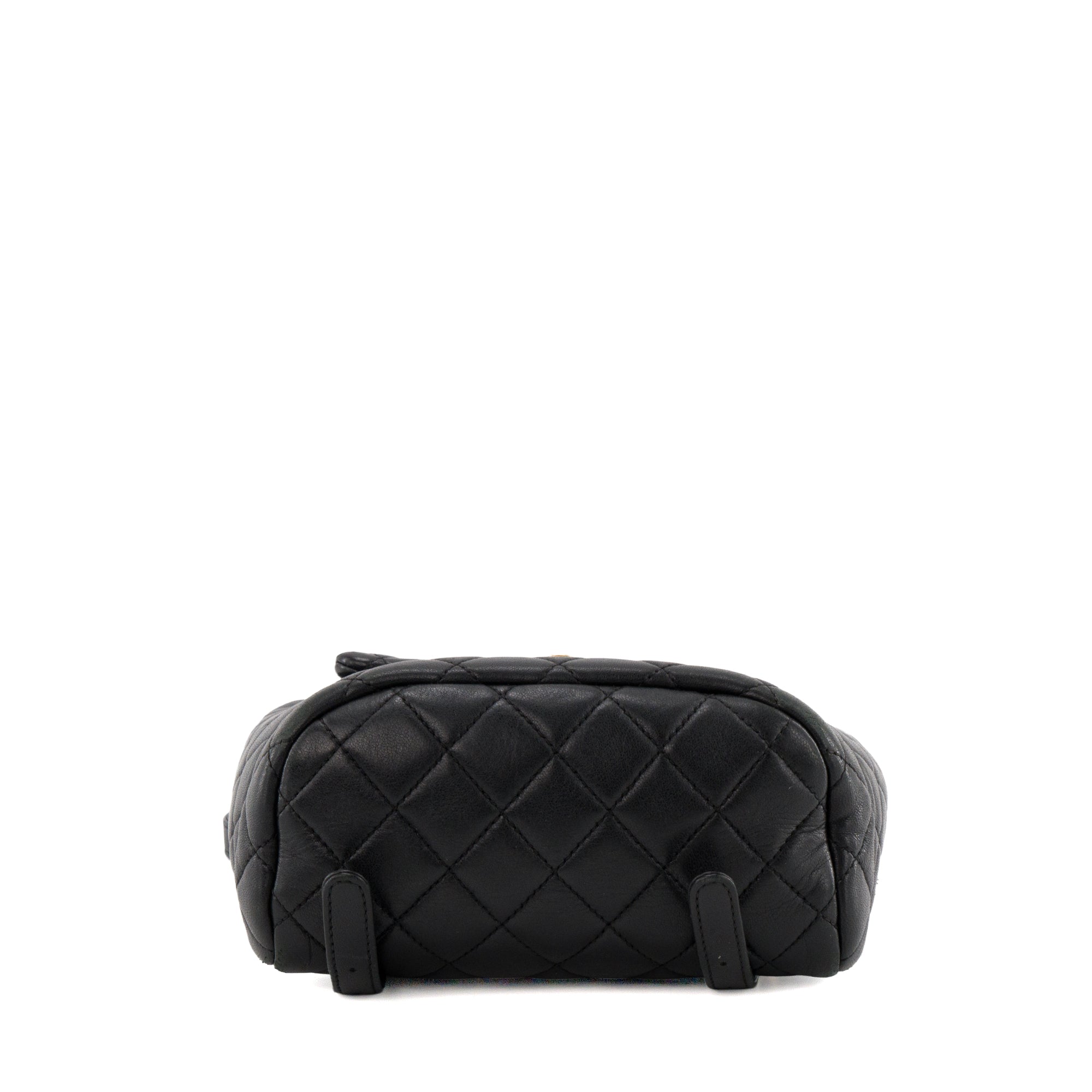CHANEL - Sac à dos Classique/Timeless Chanel en cuir lisse noir