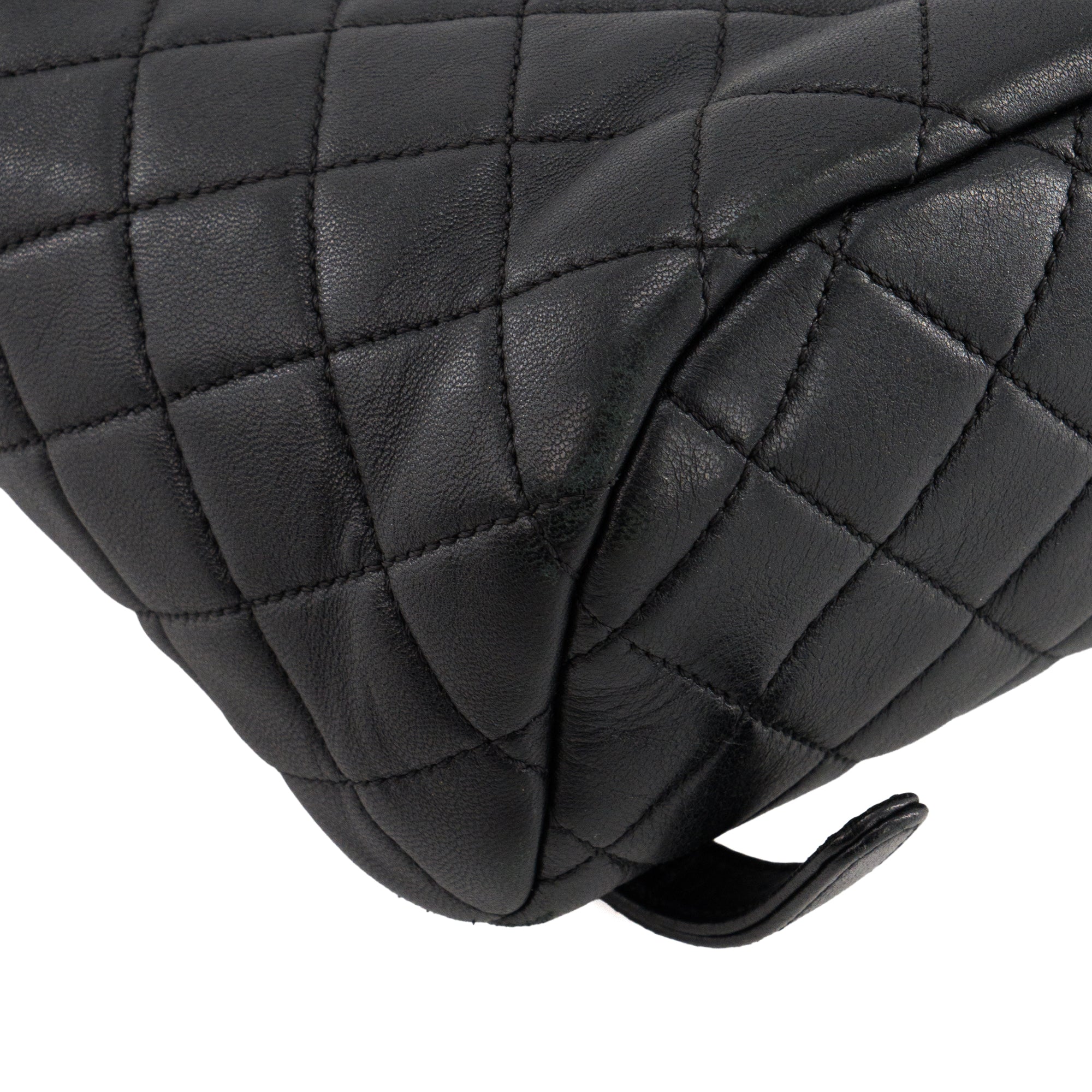 CHANEL - Sac à dos Classique/Timeless Chanel en cuir lisse noir