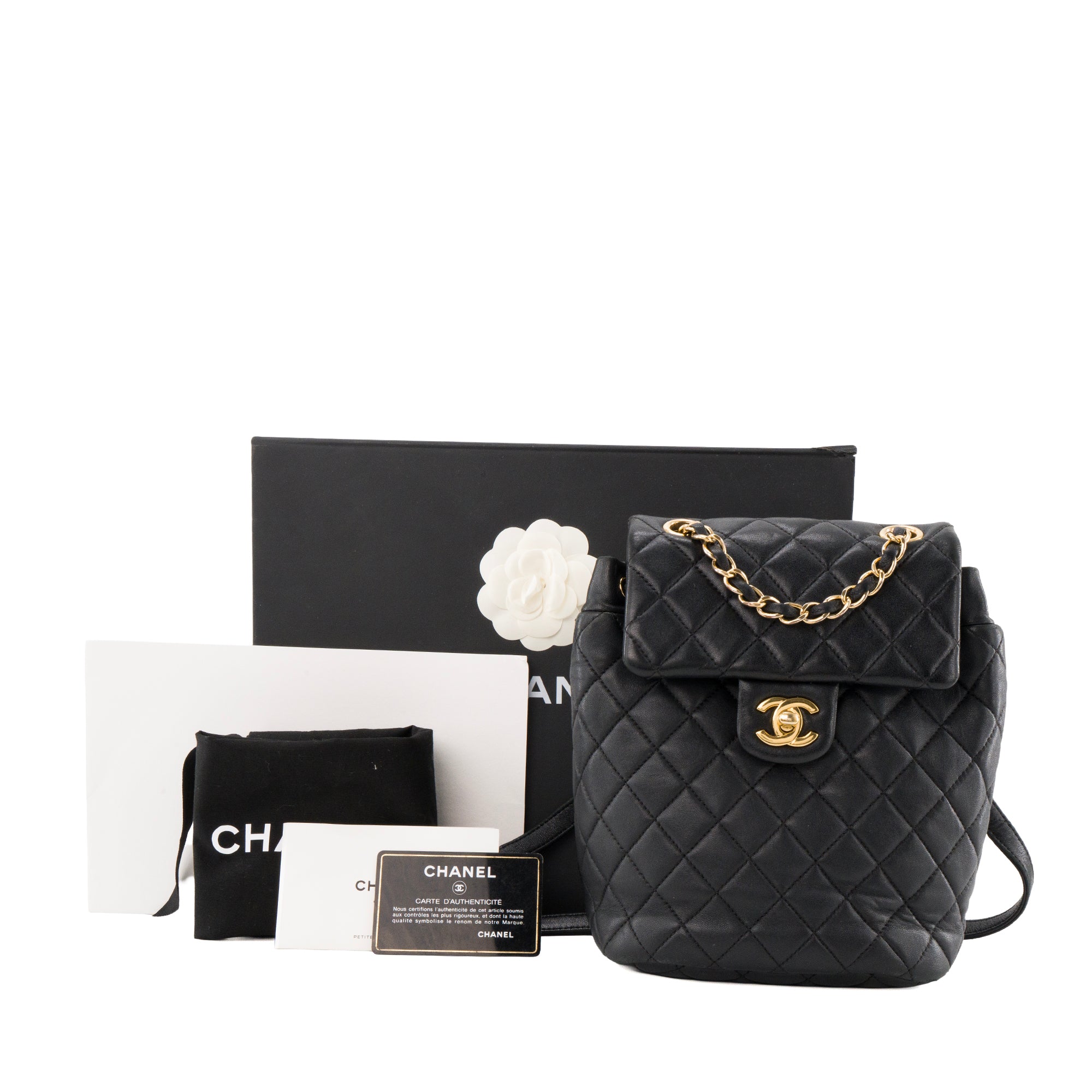 CHANEL - Sac à dos Classique/Timeless Chanel en cuir lisse noir