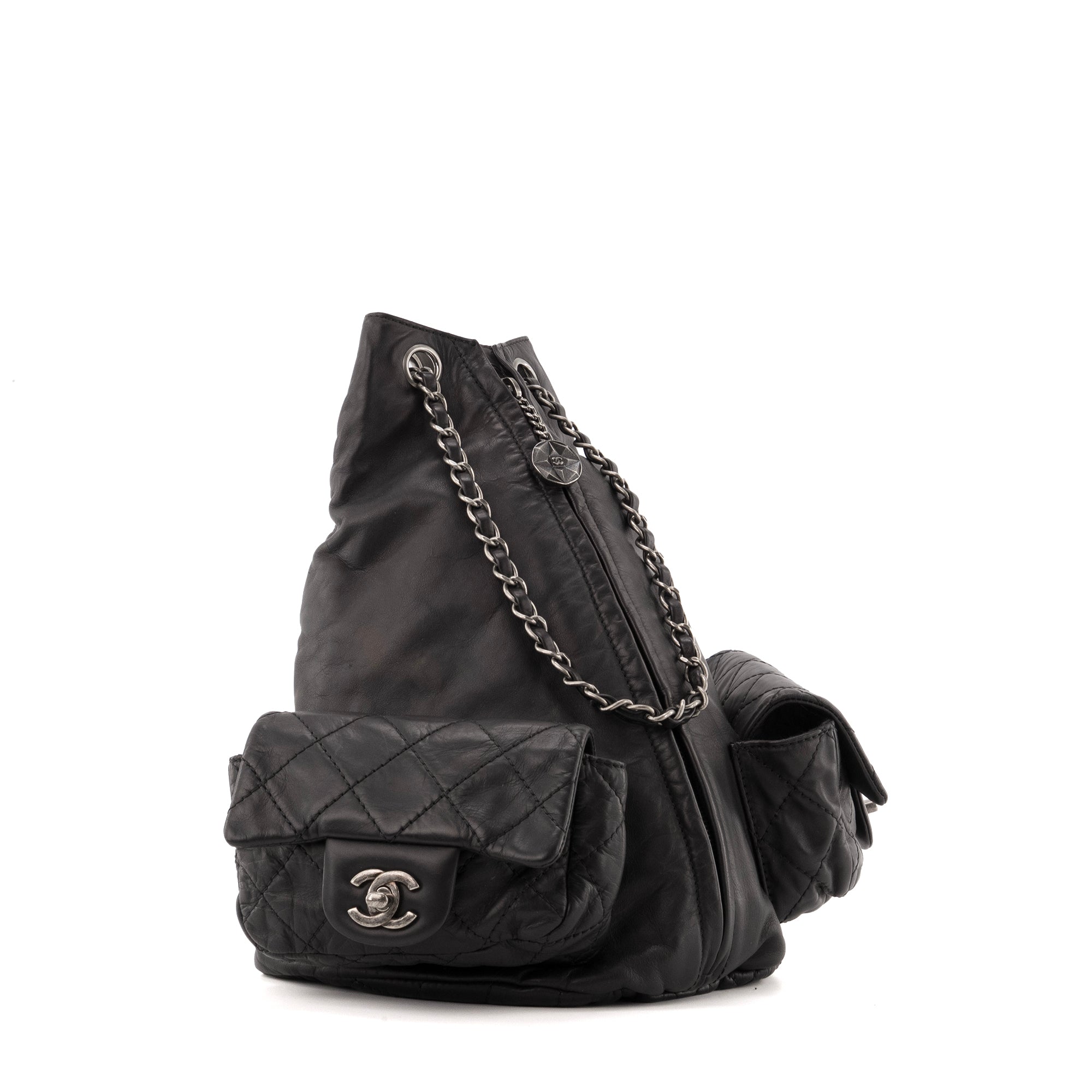 CHANEL - Sac à dos Multipocket Chanel en cuir noir