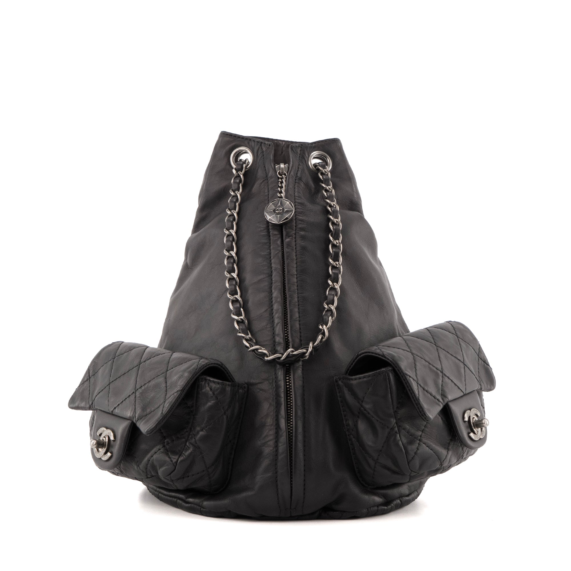 CHANEL - Sac à dos Multipocket Chanel en cuir noir