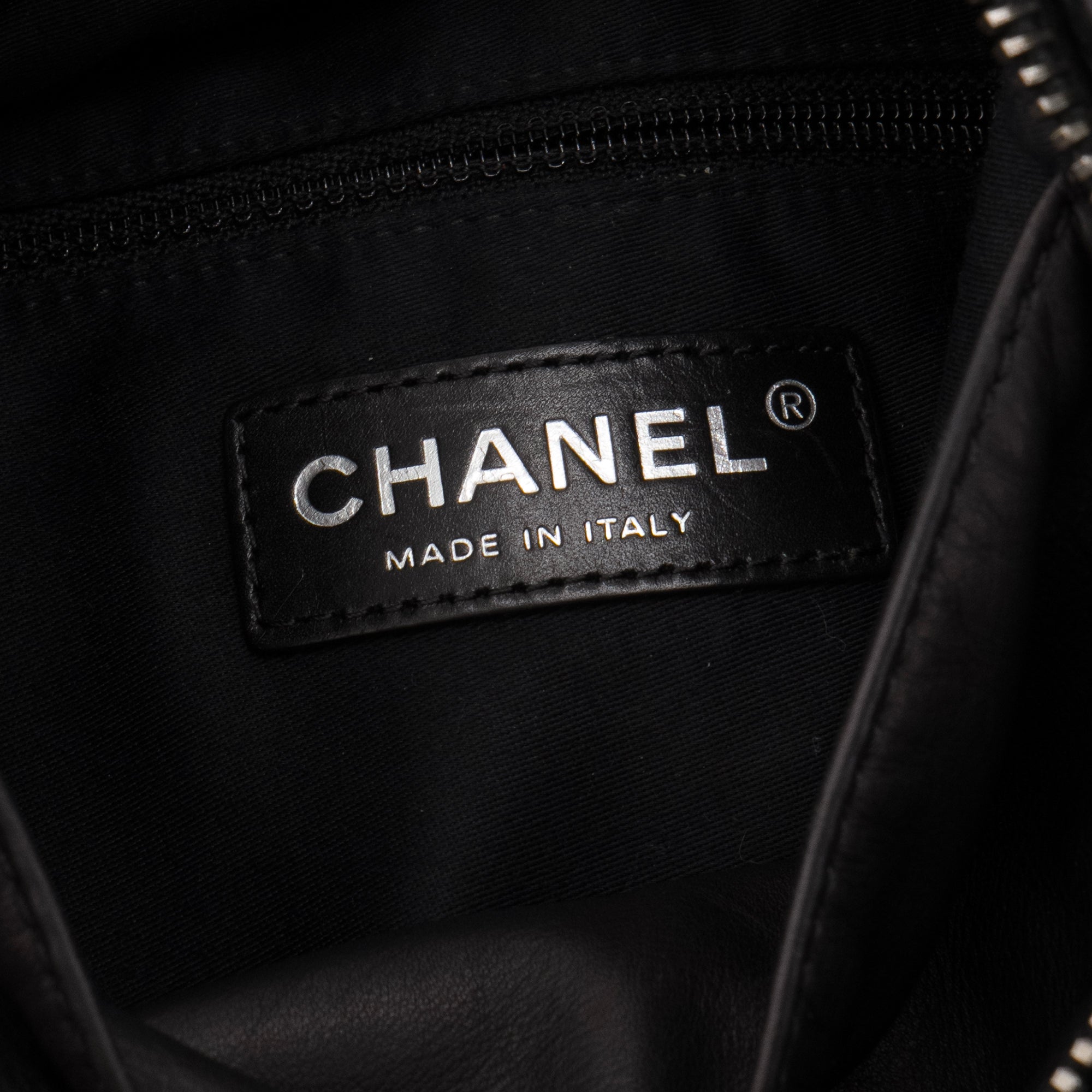 CHANEL - Sac à dos Multipocket Chanel en cuir noir