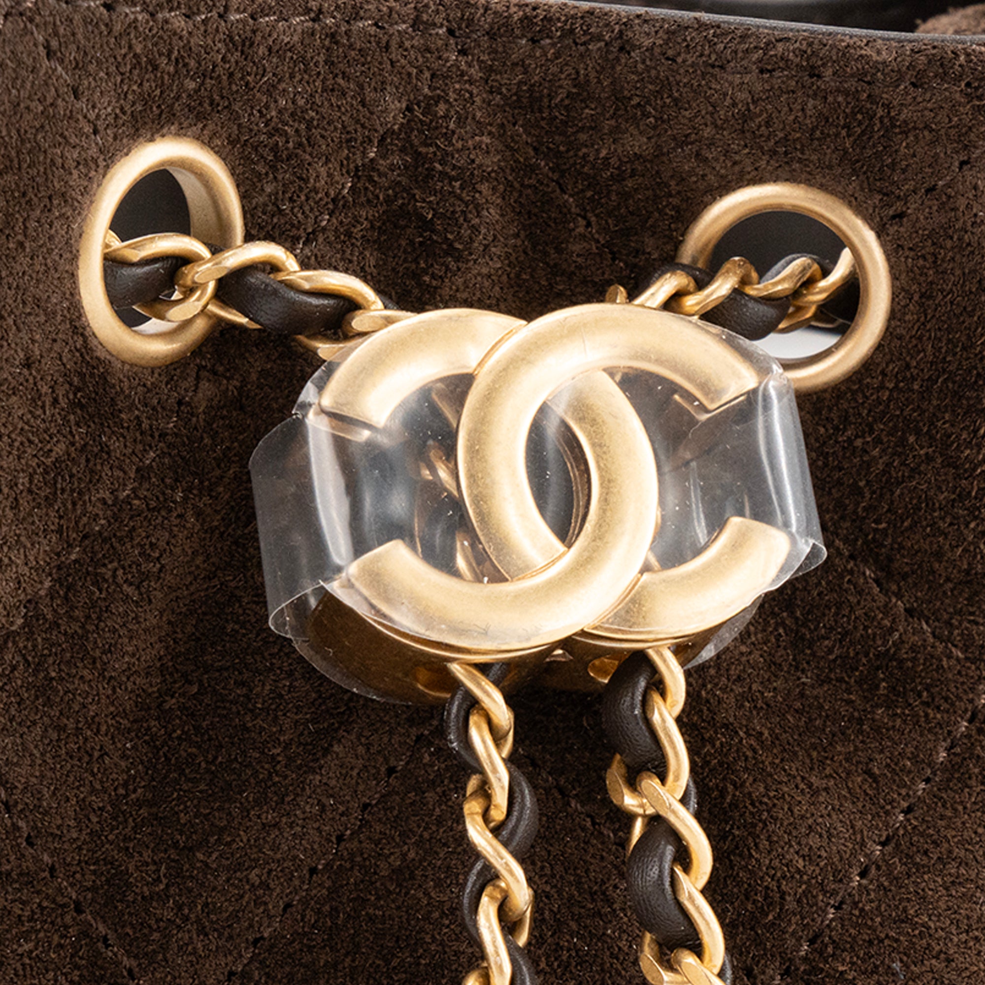 CHANEL - Sac à épaule 25 Chanel en daim marron