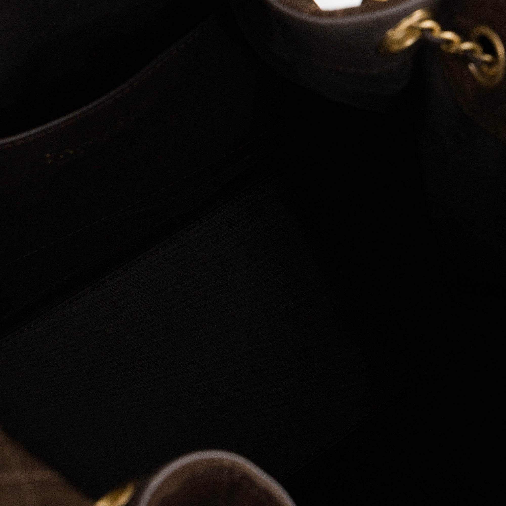 CHANEL - Sac à épaule Chanel 25 Large en daim marron