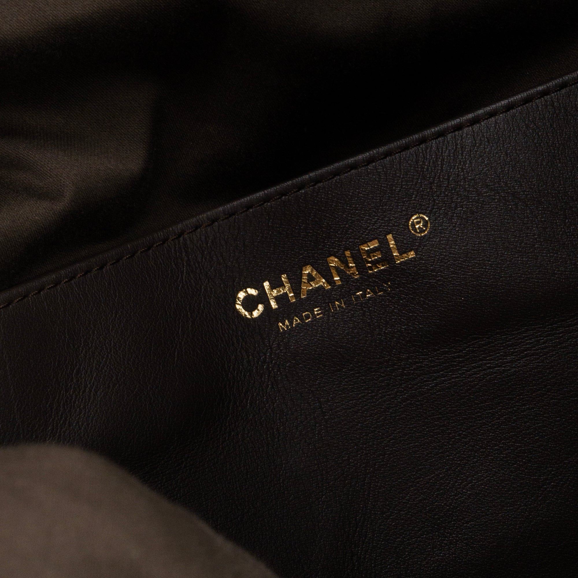 CHANEL - Sac à épaule Chanel 25 Large en daim marron