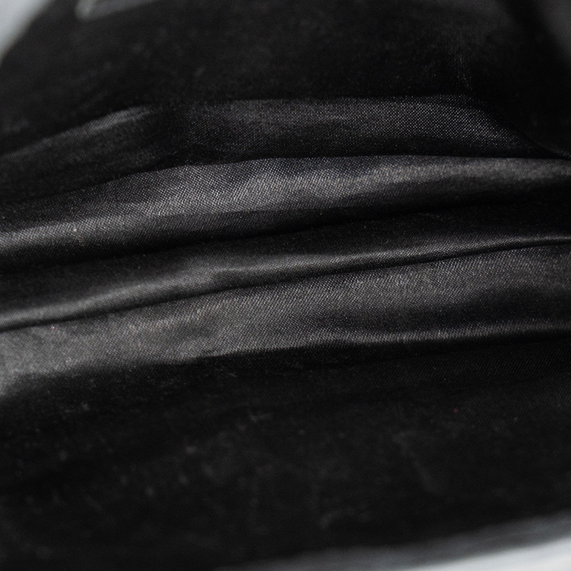 CHANEL - Sac à épaule CC Chanel en cuir lisse noir vintage