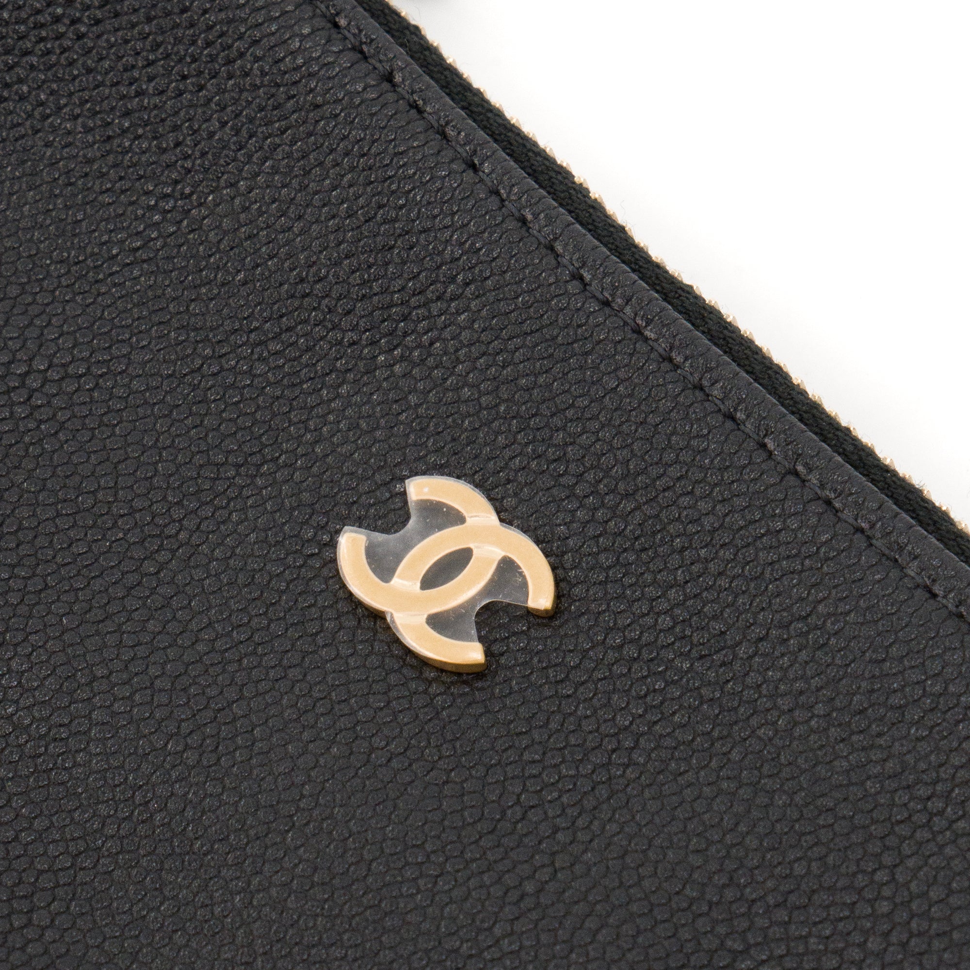 CHANEL - Sac à épaule Chanel 25 medium en cuir grainé noir