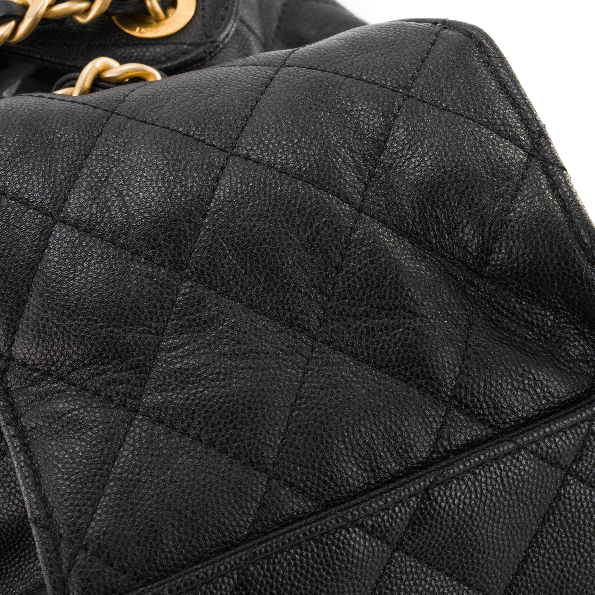 CHANEL - Sac à épaule Chanel 25 medium en cuir grainé noir