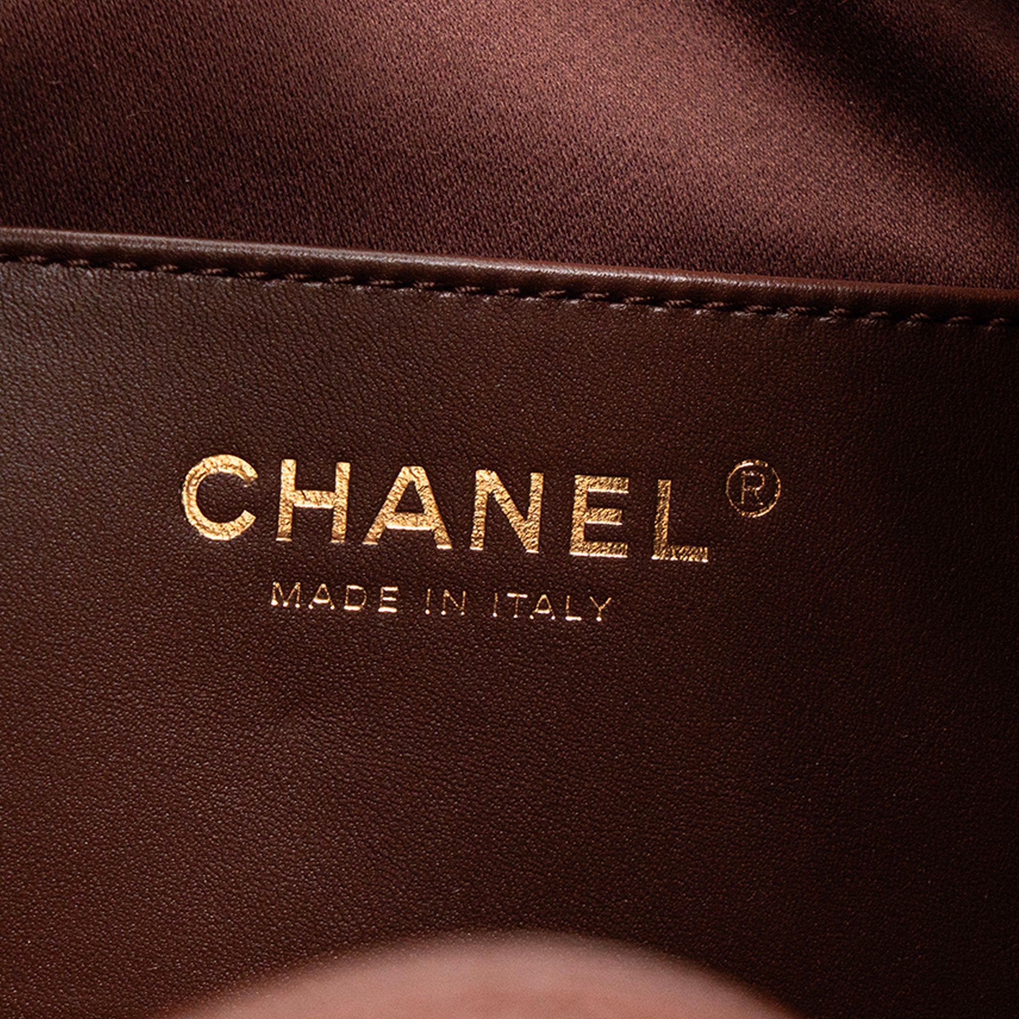CHANEL - Sac à épaule Chanel 25 Small en cuir caviar marron