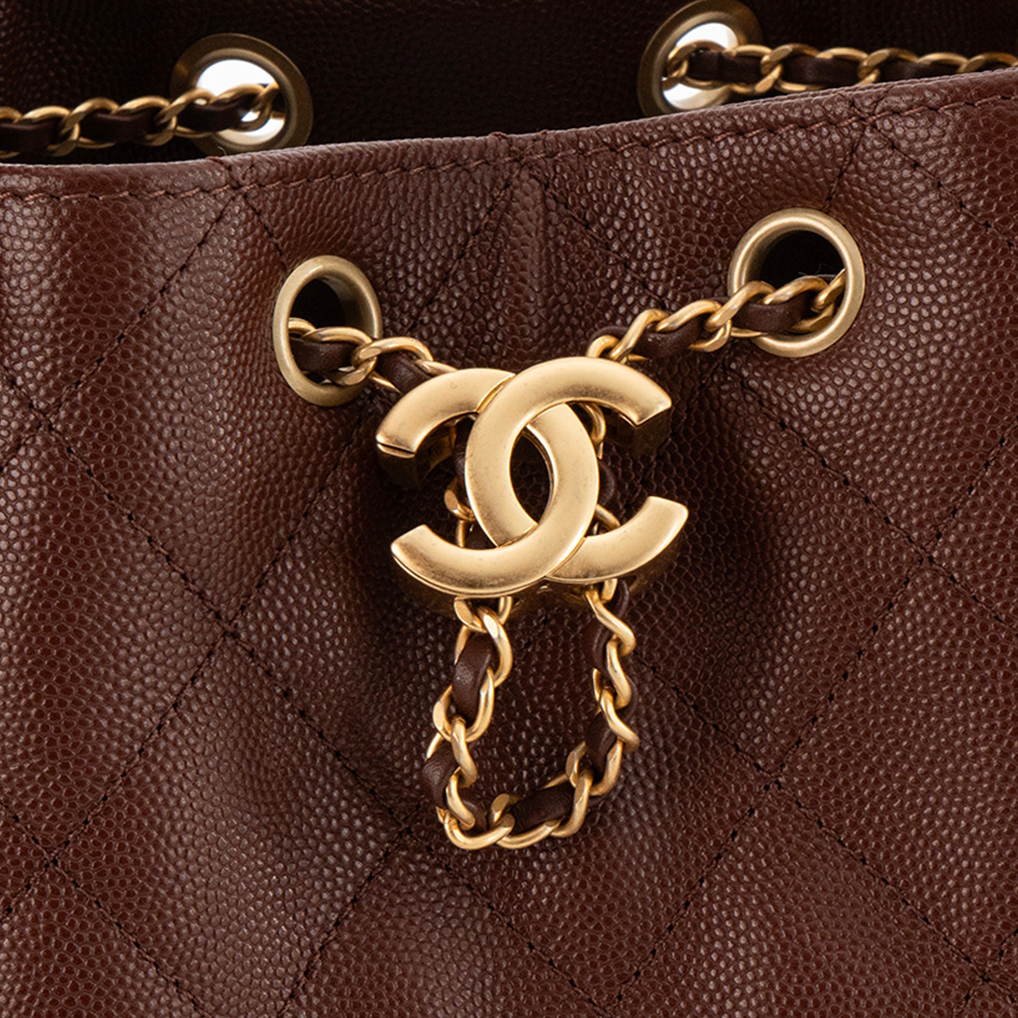CHANEL - Sac à épaule Chanel 25 Small en cuir caviar marron