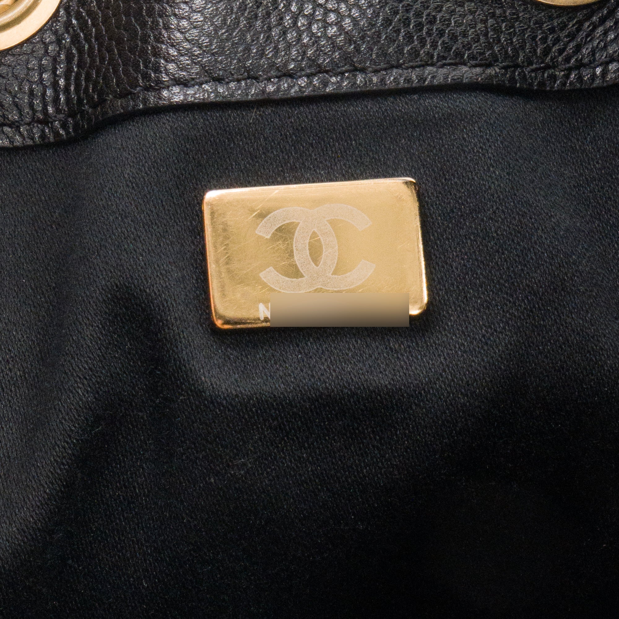 CHANEL - Sac à épaule Chanel 25 small en cuir caviar noir