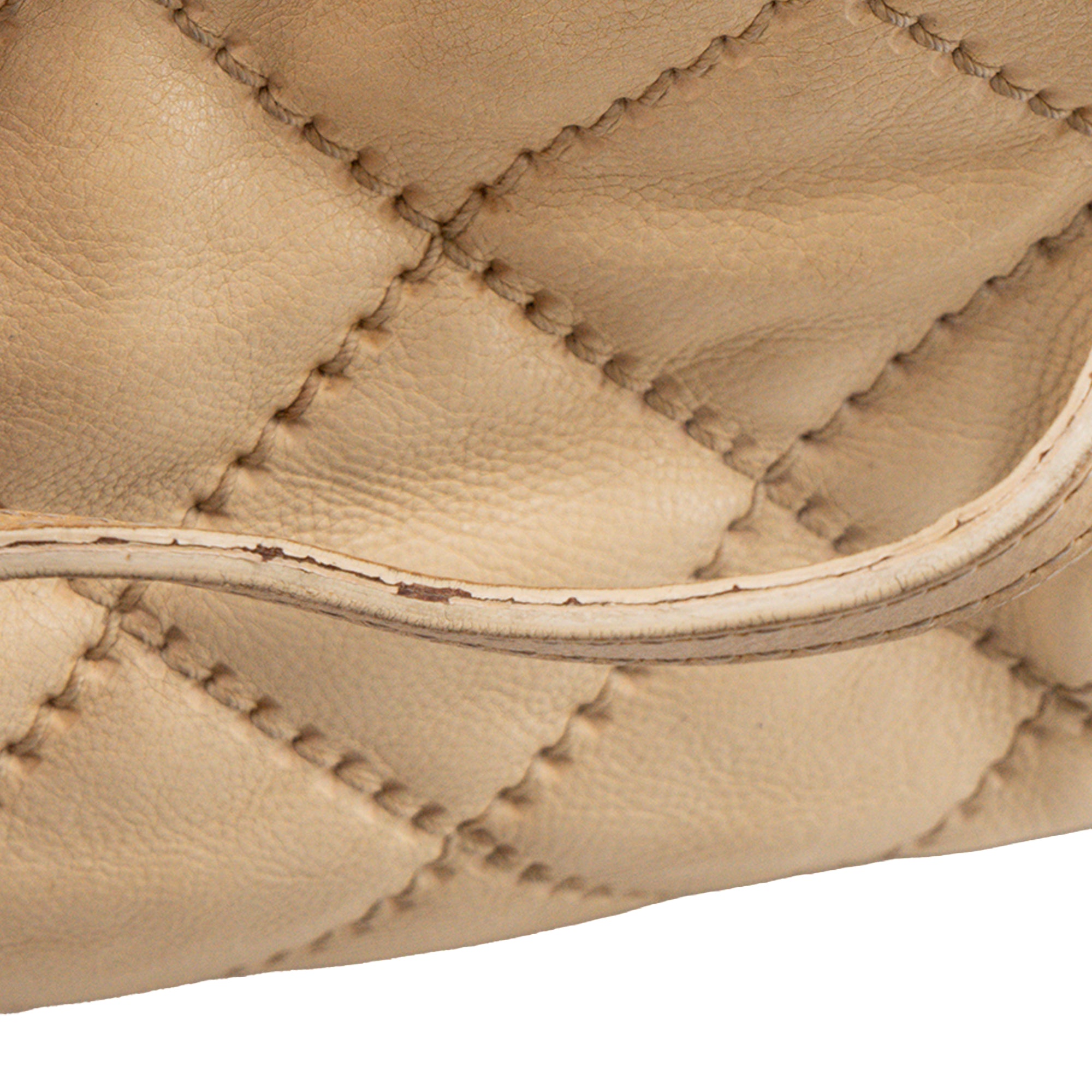 CHANEL - Sac à épaule Chanel en cuir beige vintage