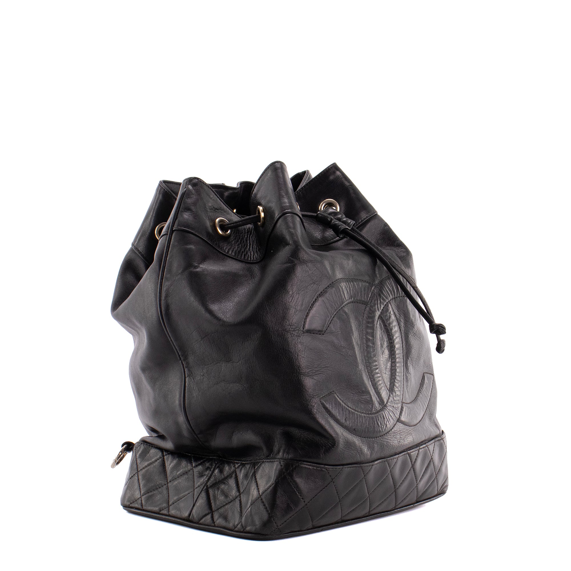 CHANEL - Sac à épaule Chanel en cuir d'agneau noir vintage
