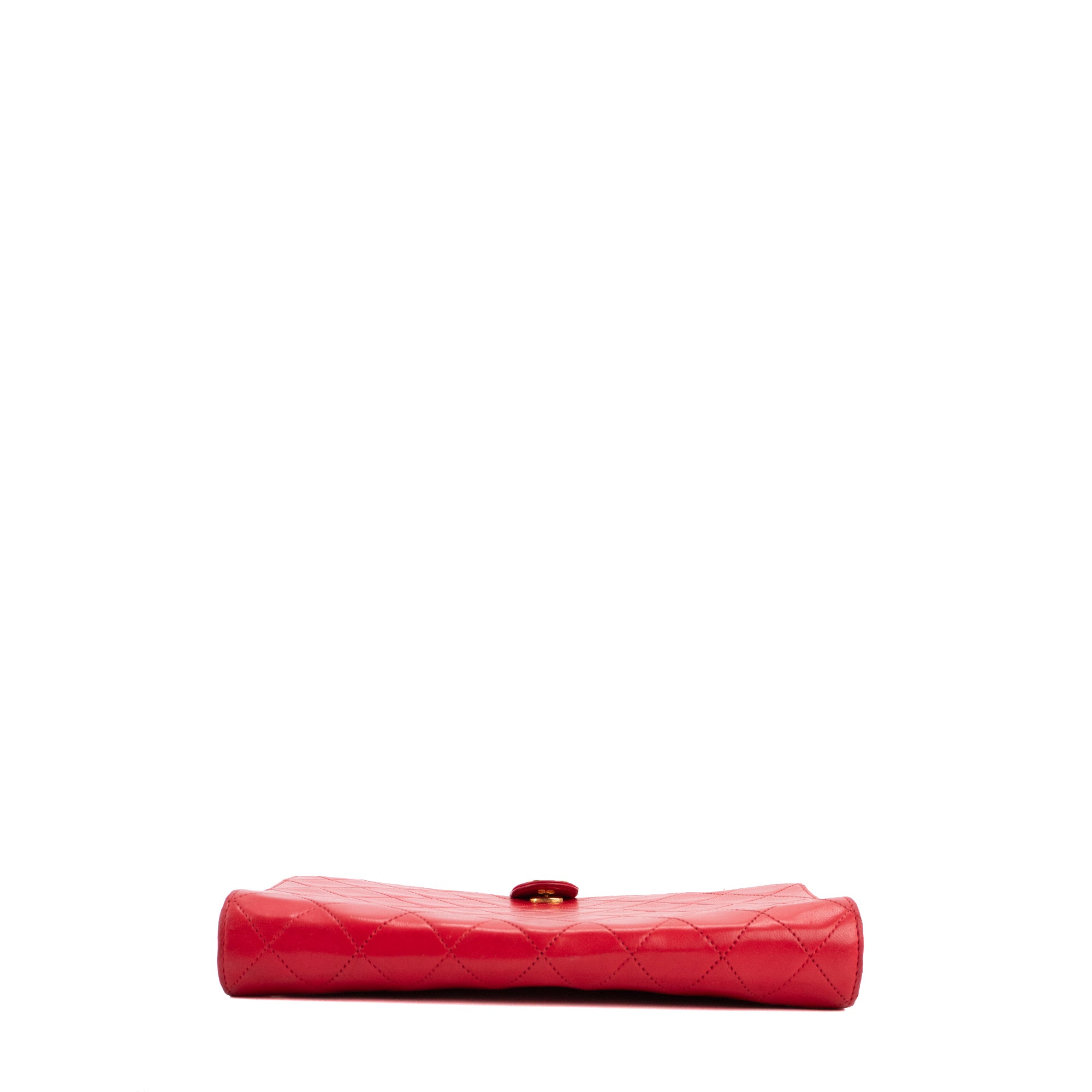 CHANEL - Sac à épaule Chanel en cuir d'agneau rouge vintage