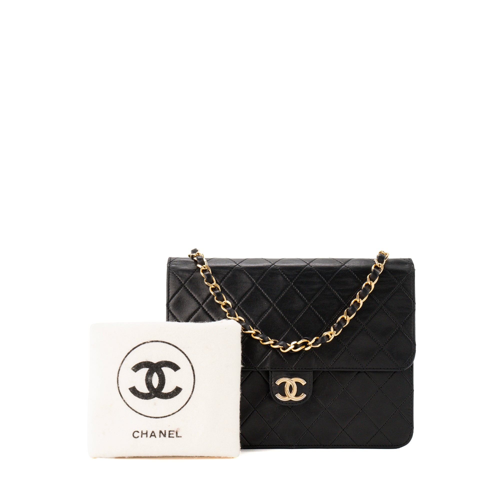 CHANEL - Sac à épaule Simple Flap Chanel en cuir lisse noir vintage