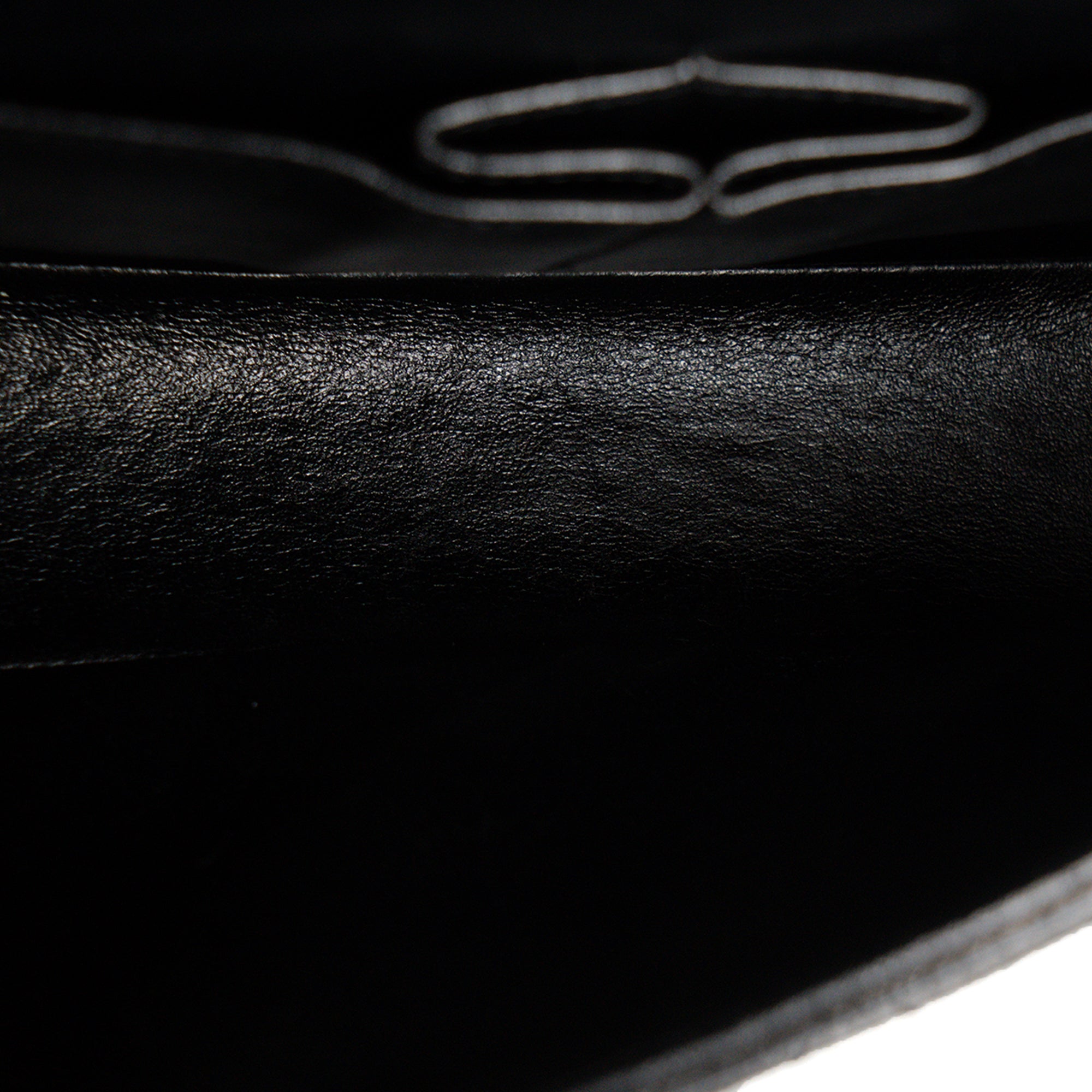 CHANEL - Sac à épaule Classique/Timeless 11.12 Chanel en cuir caviar noir