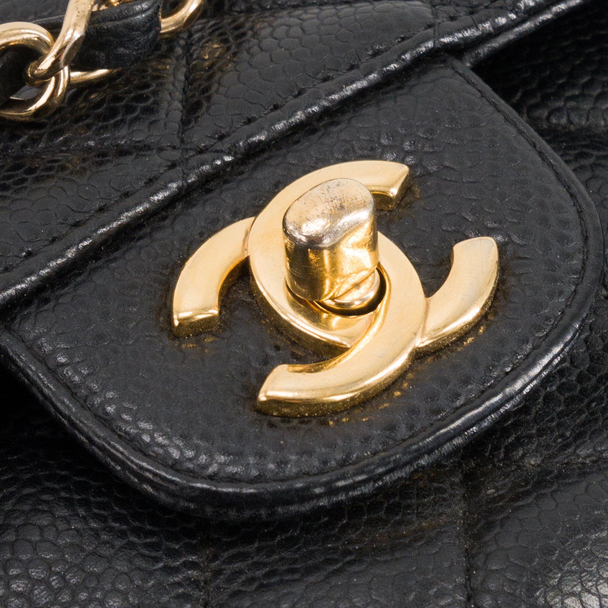 CHANEL - Sac à épaule Classique/Timeless 11.12 Chanel en cuir caviar noir
