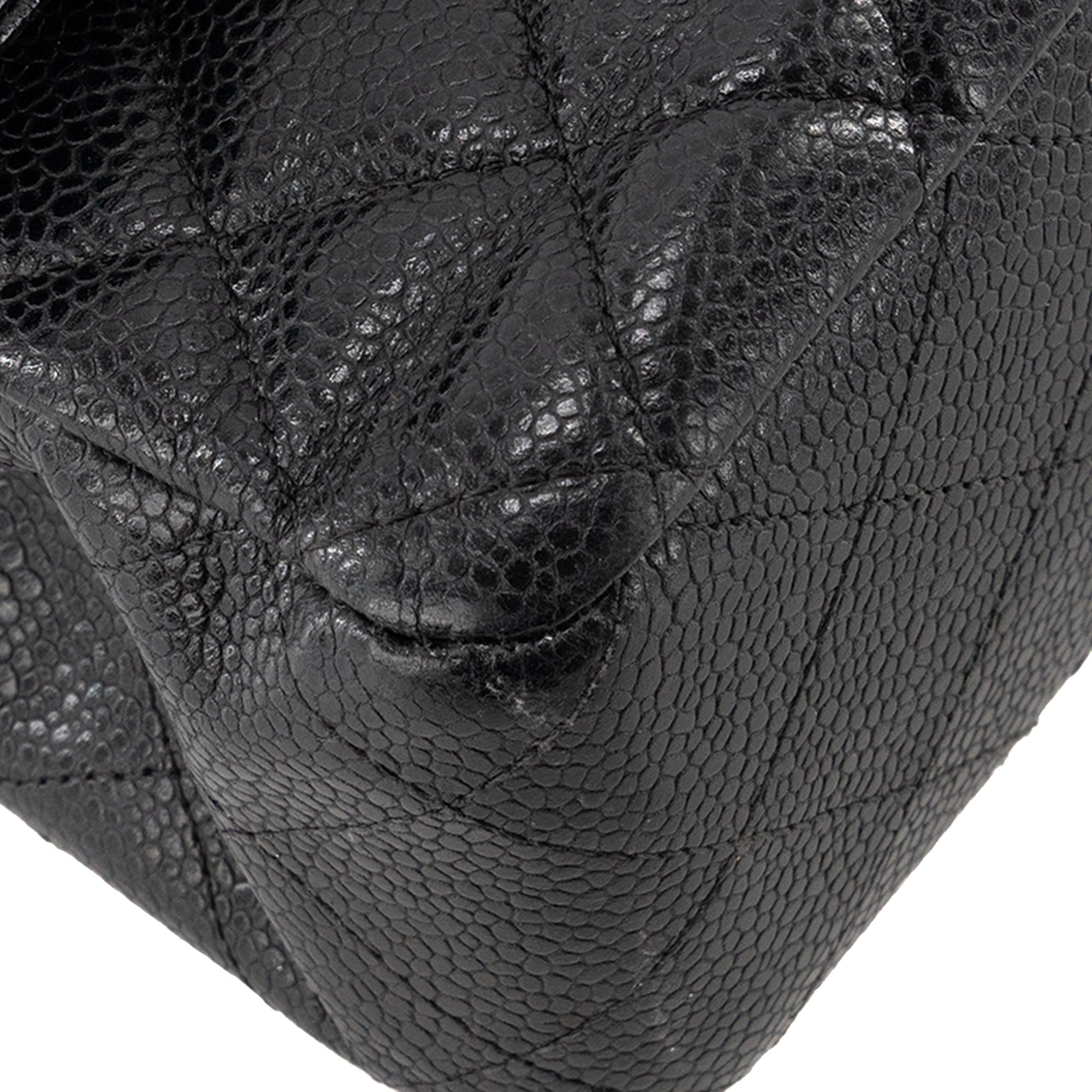 CHANEL - Sac à épaule Classique/Timeless 11.12 Chanel en cuir caviar noir