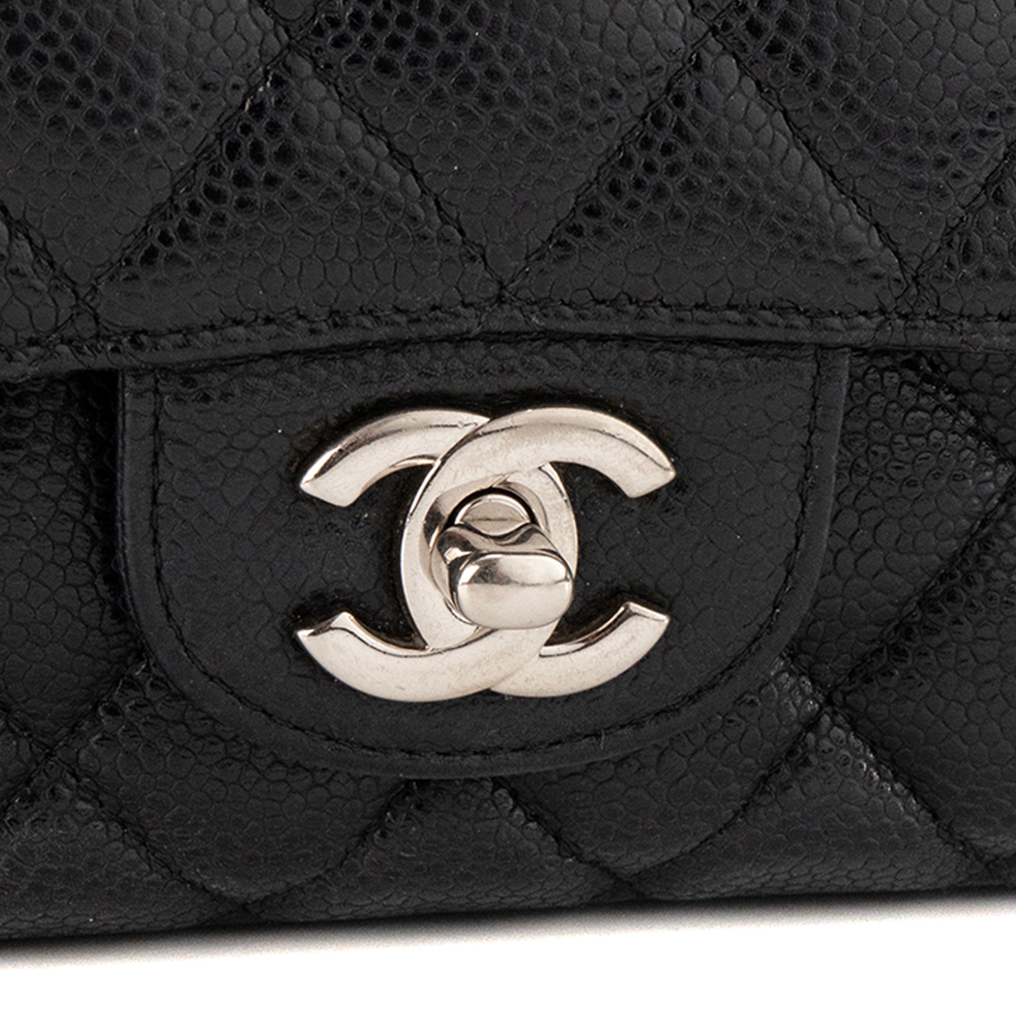 CHANEL - Sac à épaule Classique/Timeless 11.12 Chanel en cuir caviar noir