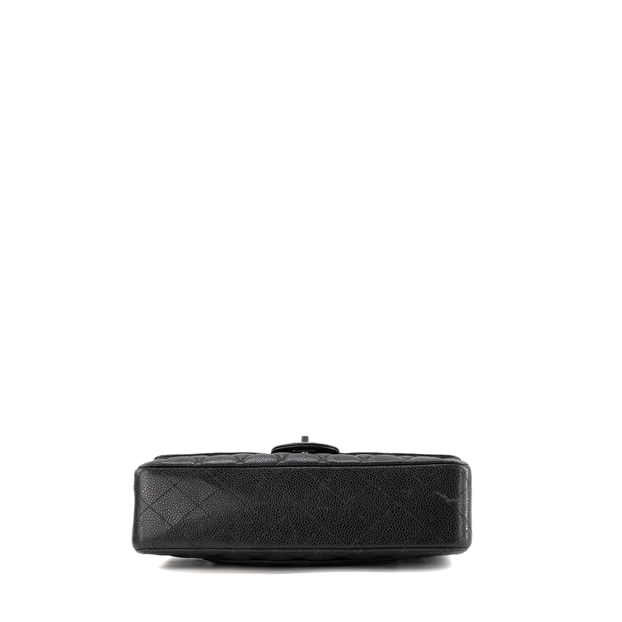 CHANEL - Sac à épaule Classique/Timeless 11.12 Chanel en cuir caviar noir