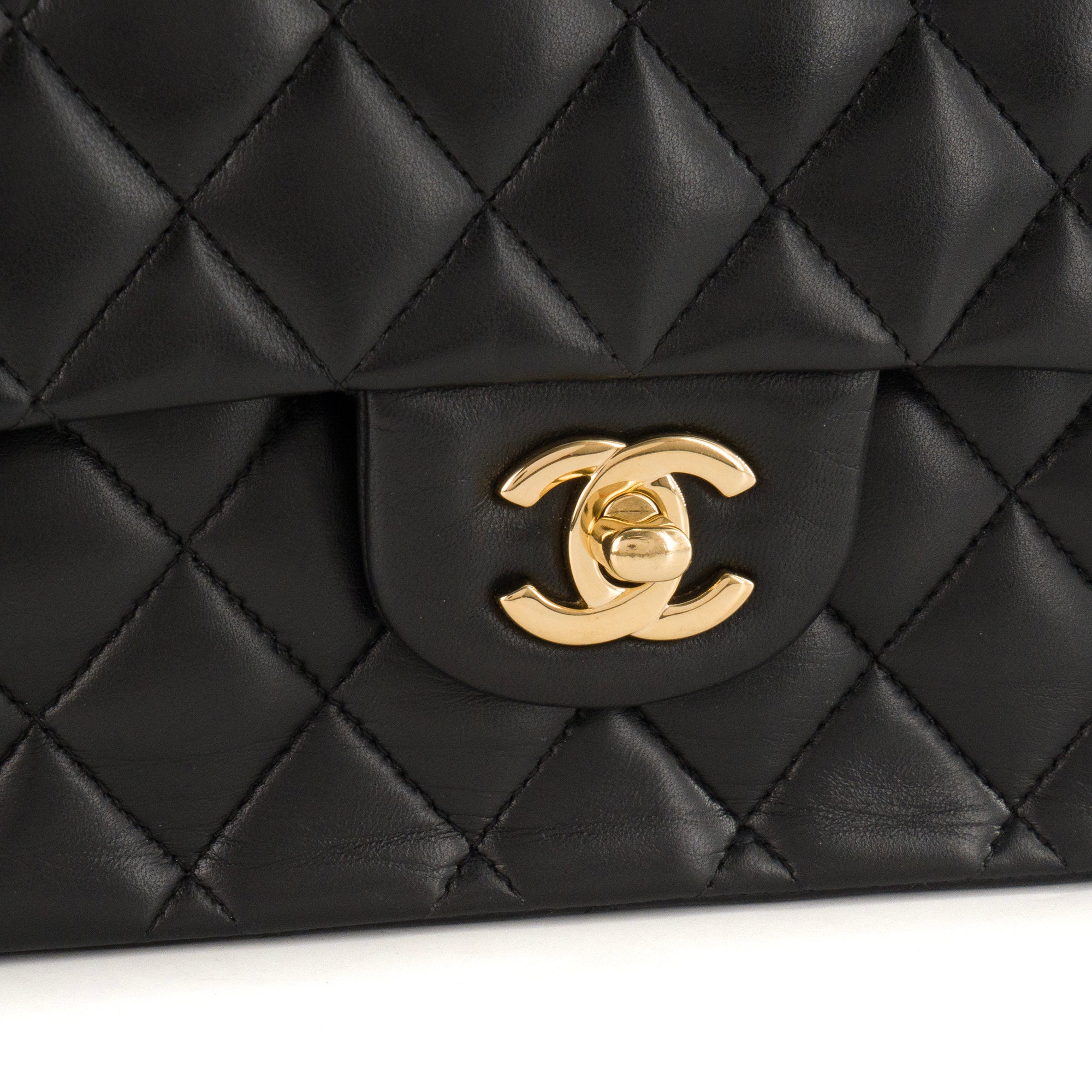CHANEL - Sac à épaule Classique/Timeless 11.12 Chanel en cuir lisse noir