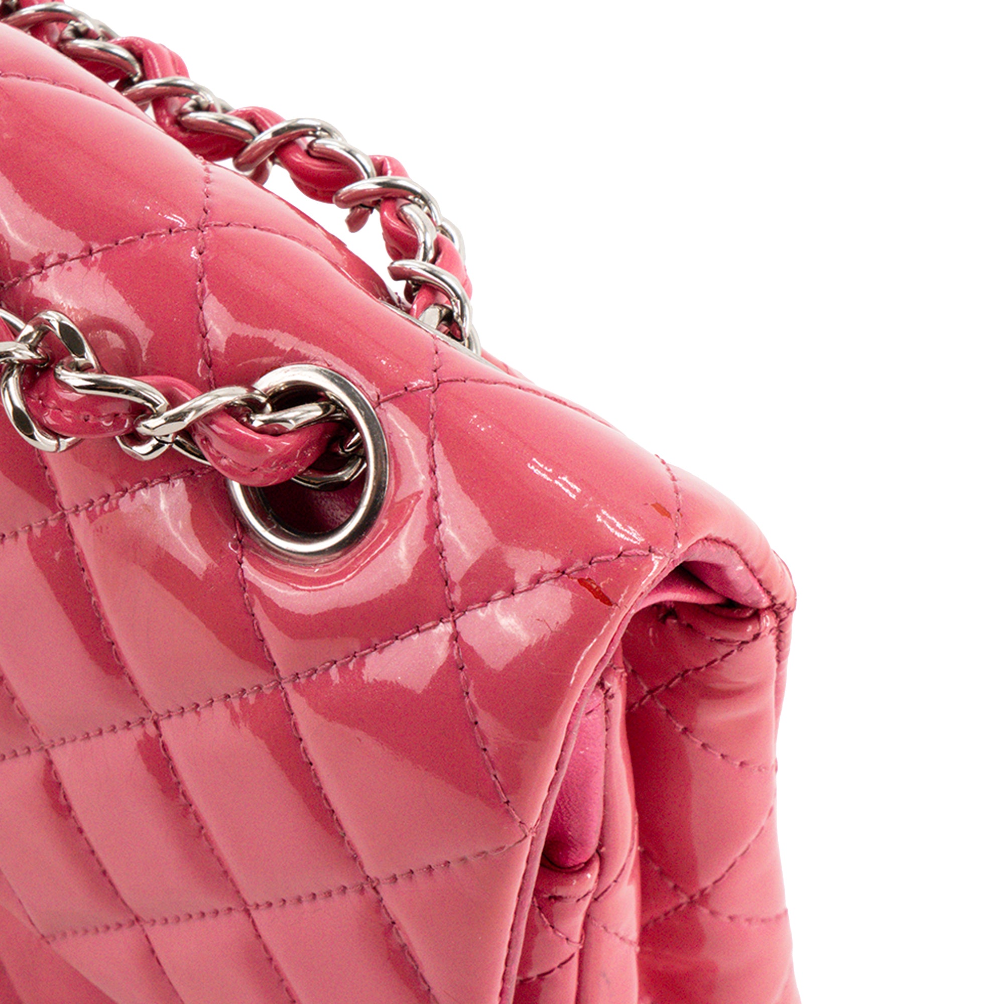 CHANEL - Sac à épaule Classique/Timeless 11.12 Chanel en cuir verni rose irisé