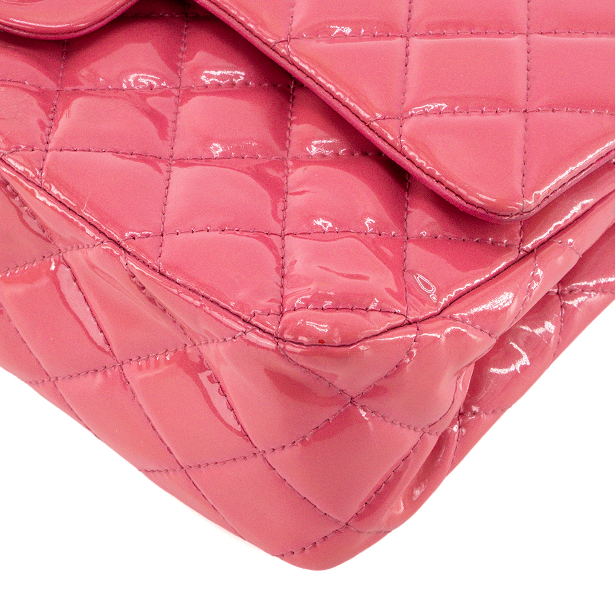 CHANEL - Sac à épaule Classique/Timeless 11.12 Chanel en cuir verni rose irisé