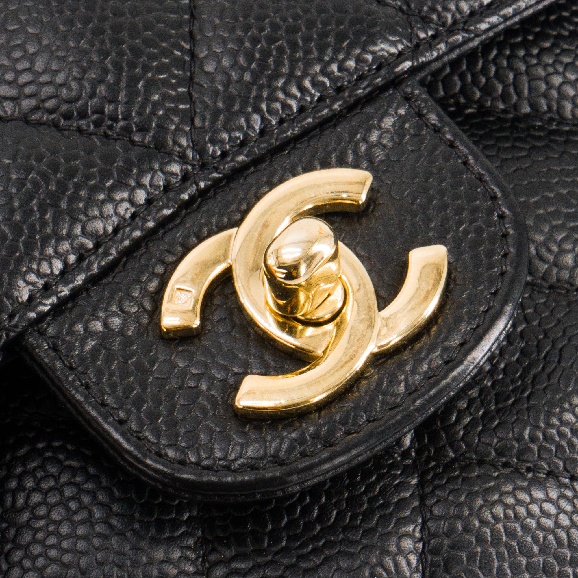 CHANEL - Sac à épaule Classique/Timeless 11.13 small Chanel en cuir caviar noir