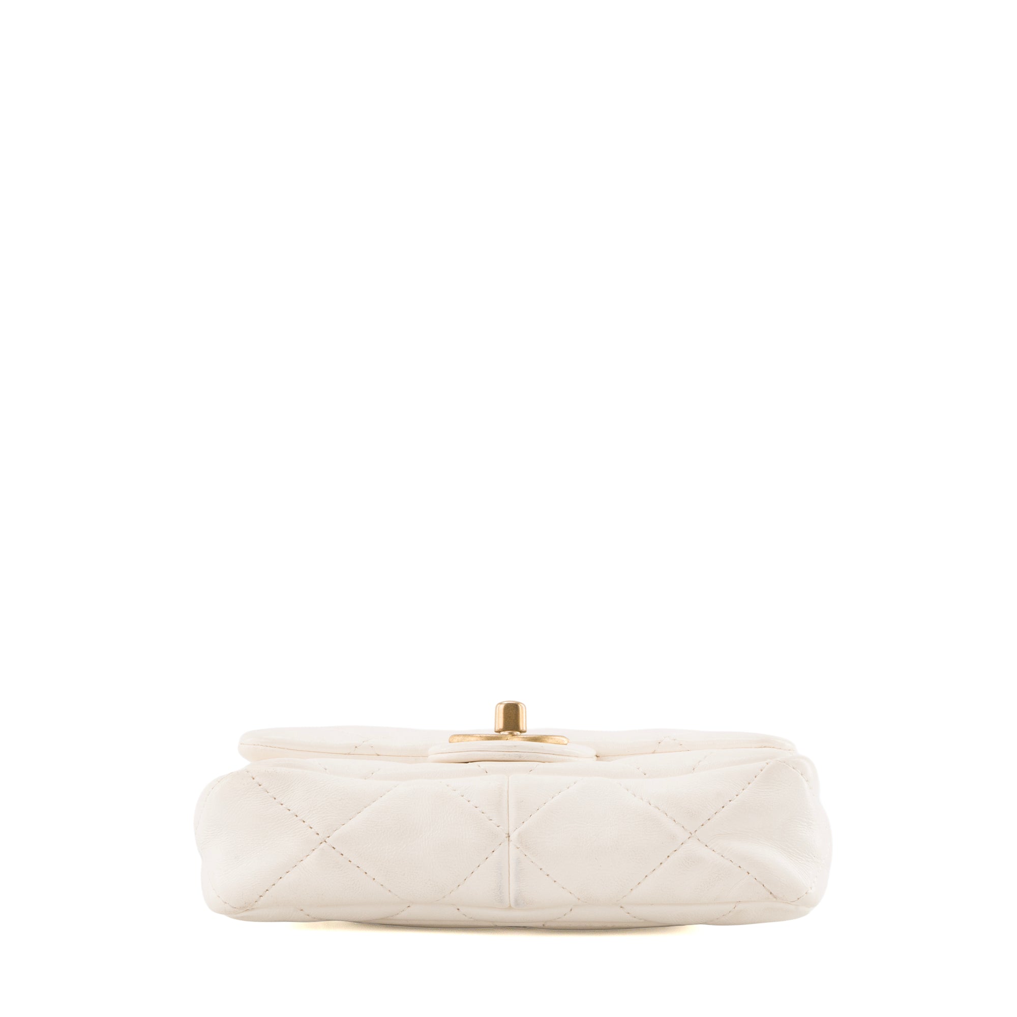 CHANEL - Sac à épaule Classique/Timeless Chain Chanel en cuir froissé blanc