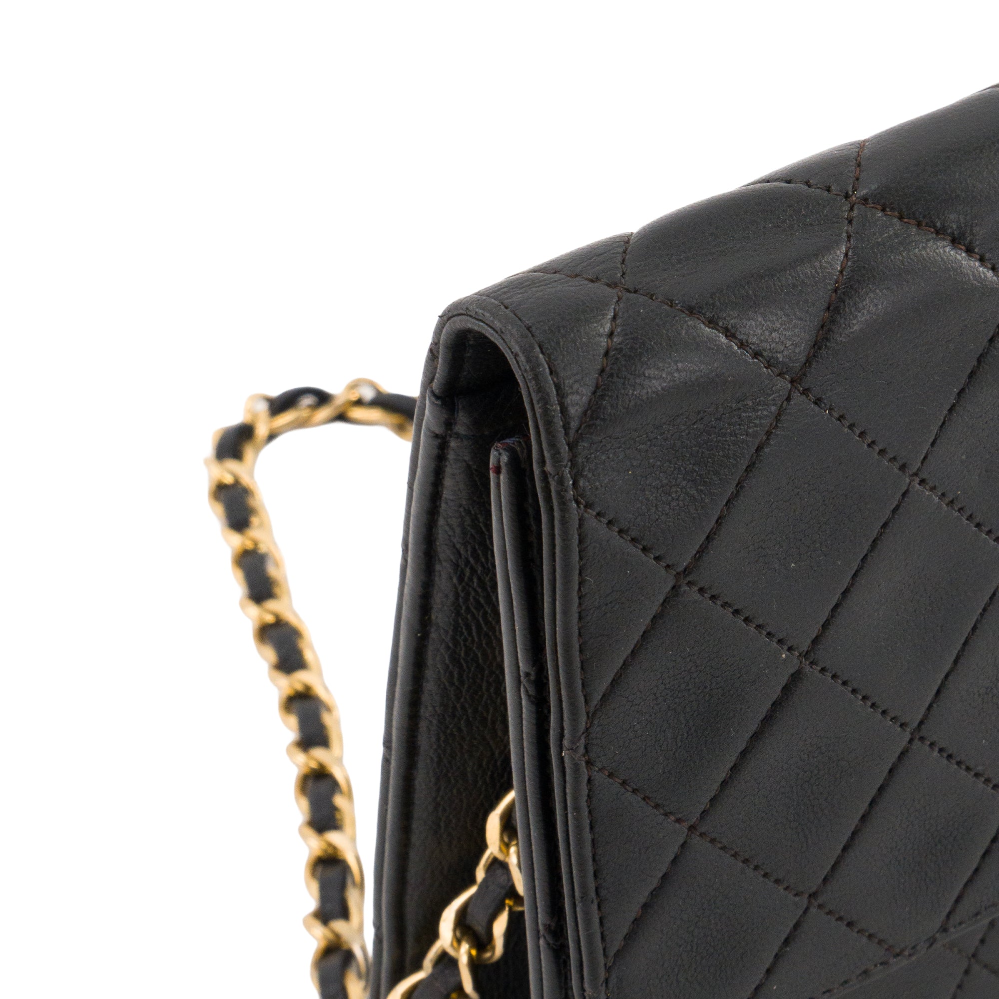 CHANEL - Sac à épaule Classique/Timeless Chanel en cuir lisse noir vintage