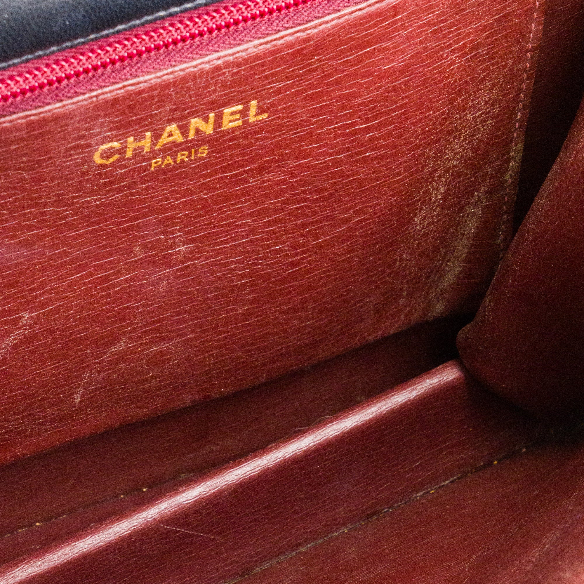CHANEL - Sac à épaule Classique/Timeless Chanel en cuir lisse noir vintage