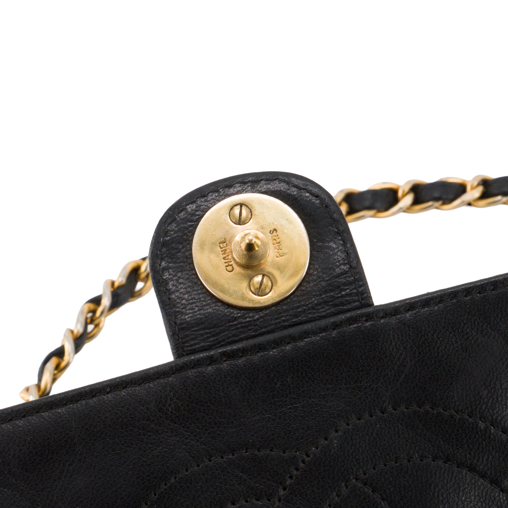 CHANEL - Sac à épaule Classique/Timeless Chanel en cuir lisse noir vintage